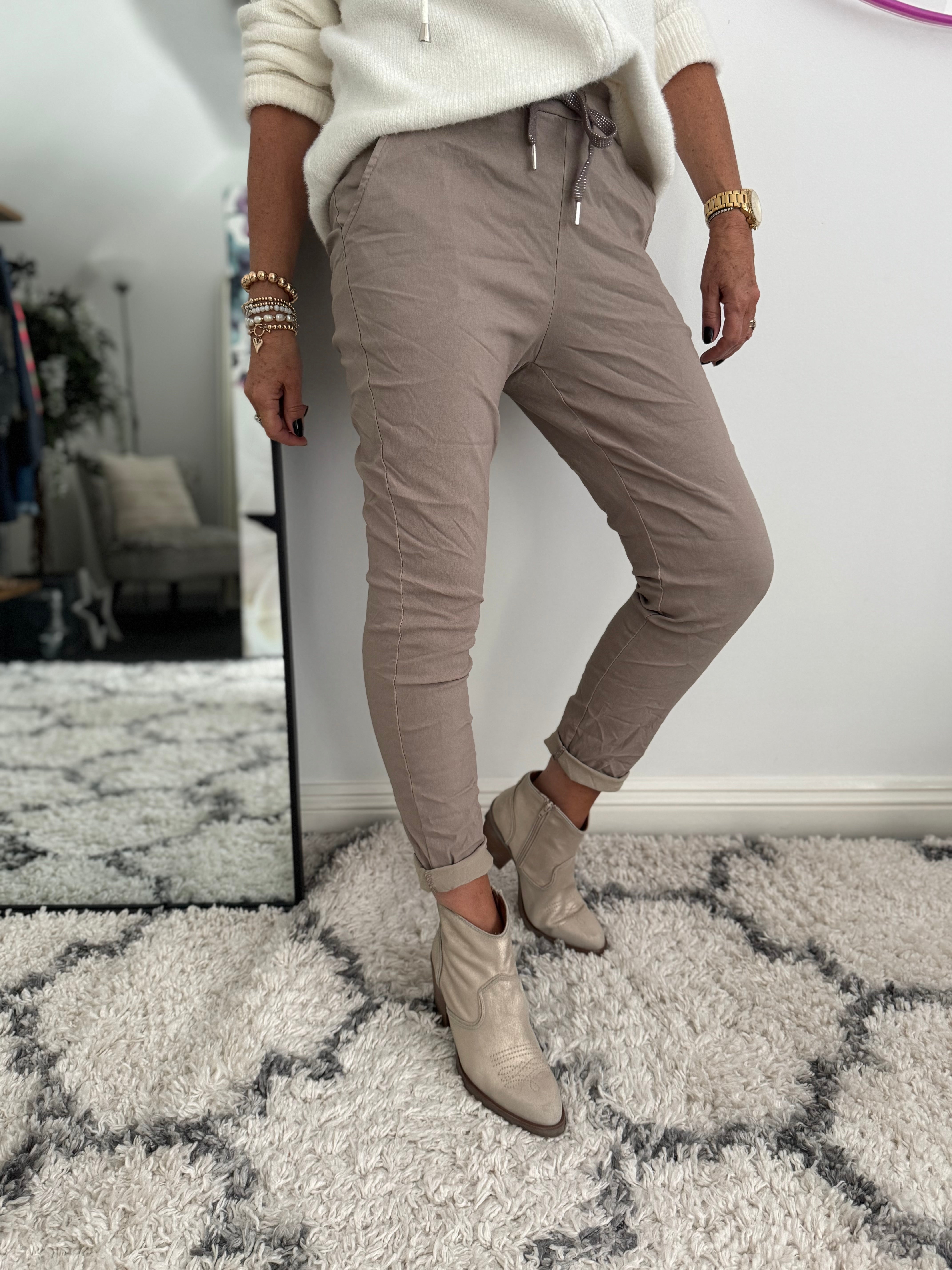 Super Stretch Joggers with Sparkly Tie in Mocha