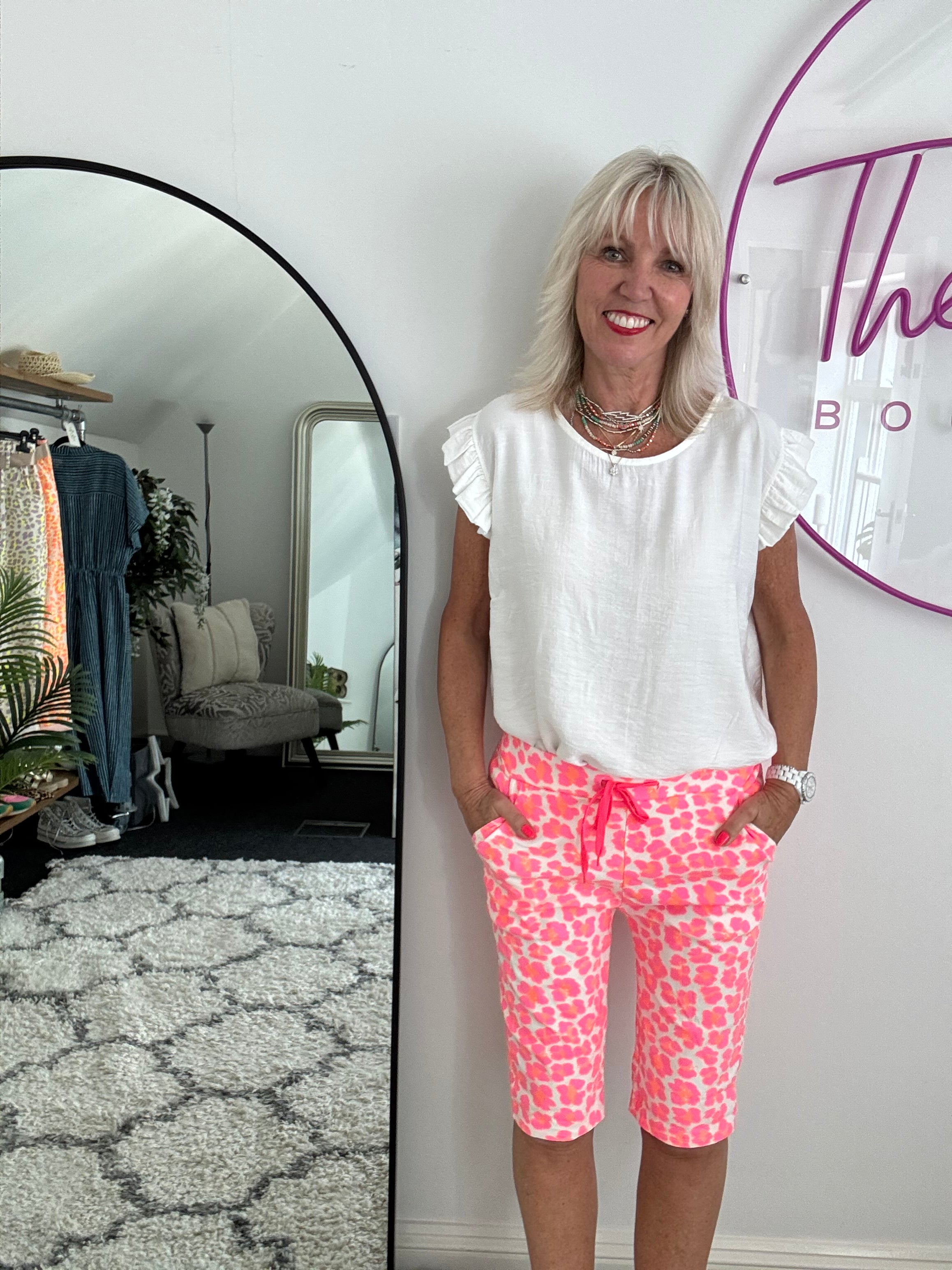 Super Stretch Shorts in Neon Leopard