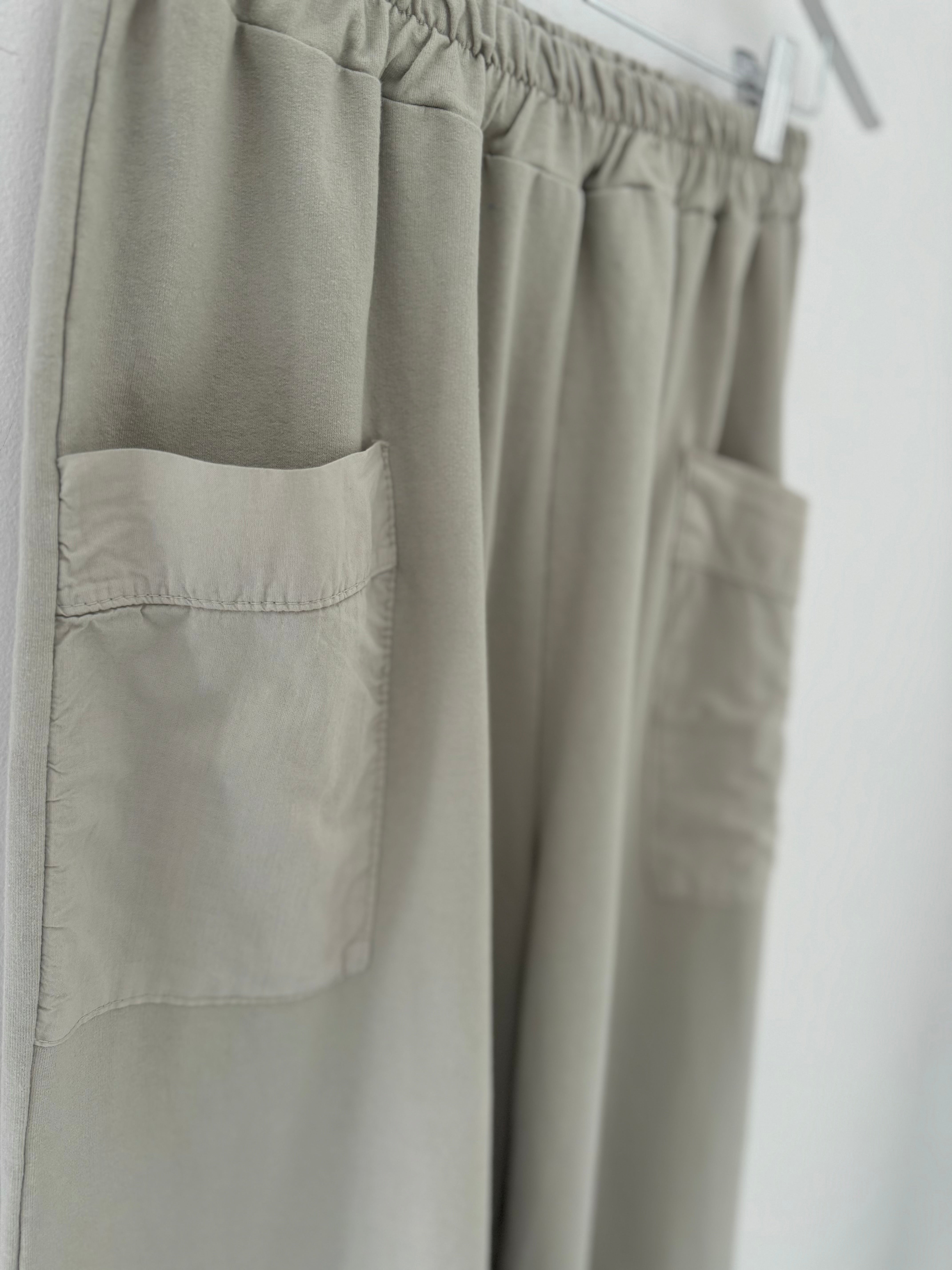 Barrel Shape Cotton Jersey Trousers in Stone