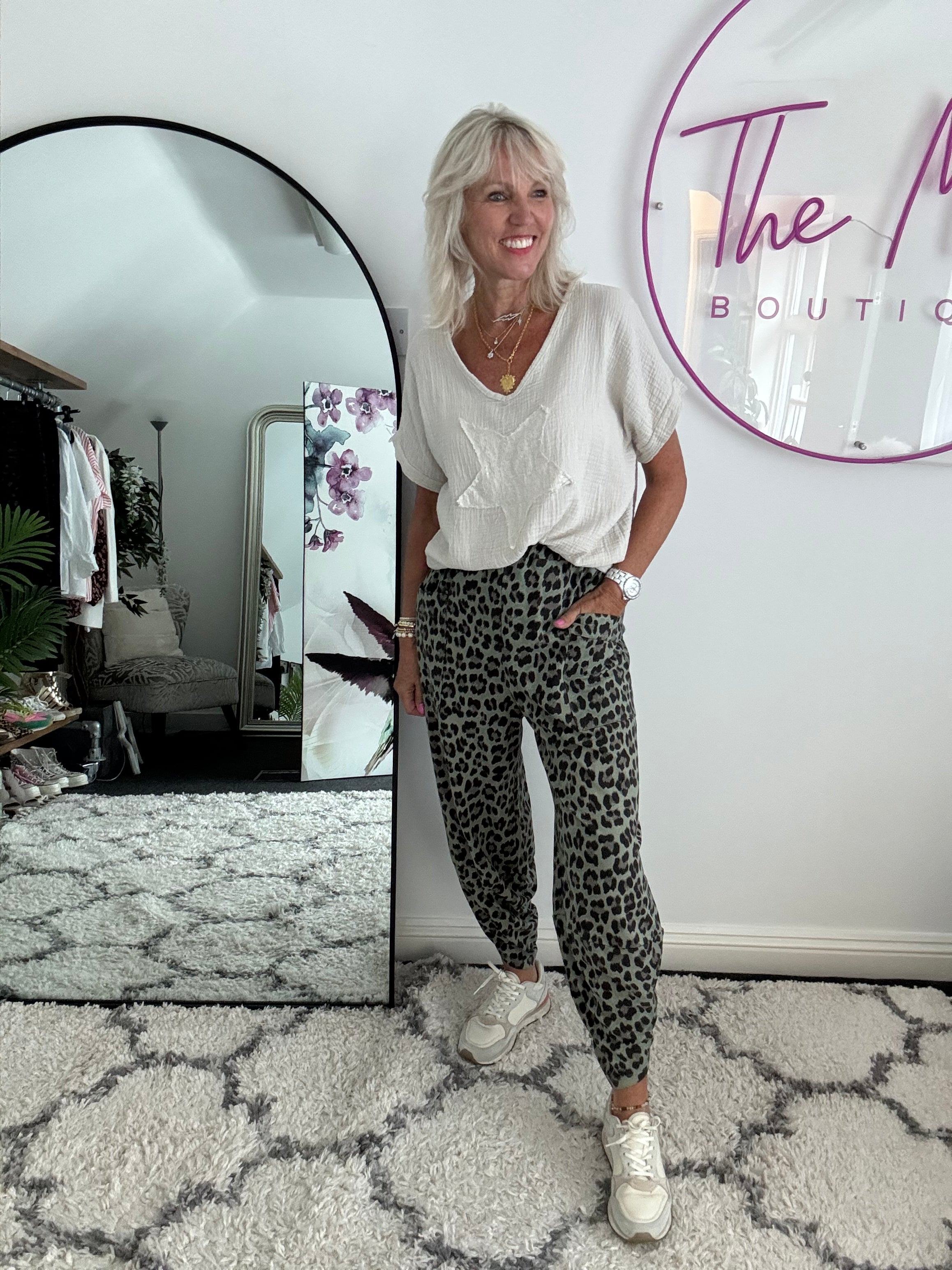 Barrel Stretch Trousers in Khaki Leopard