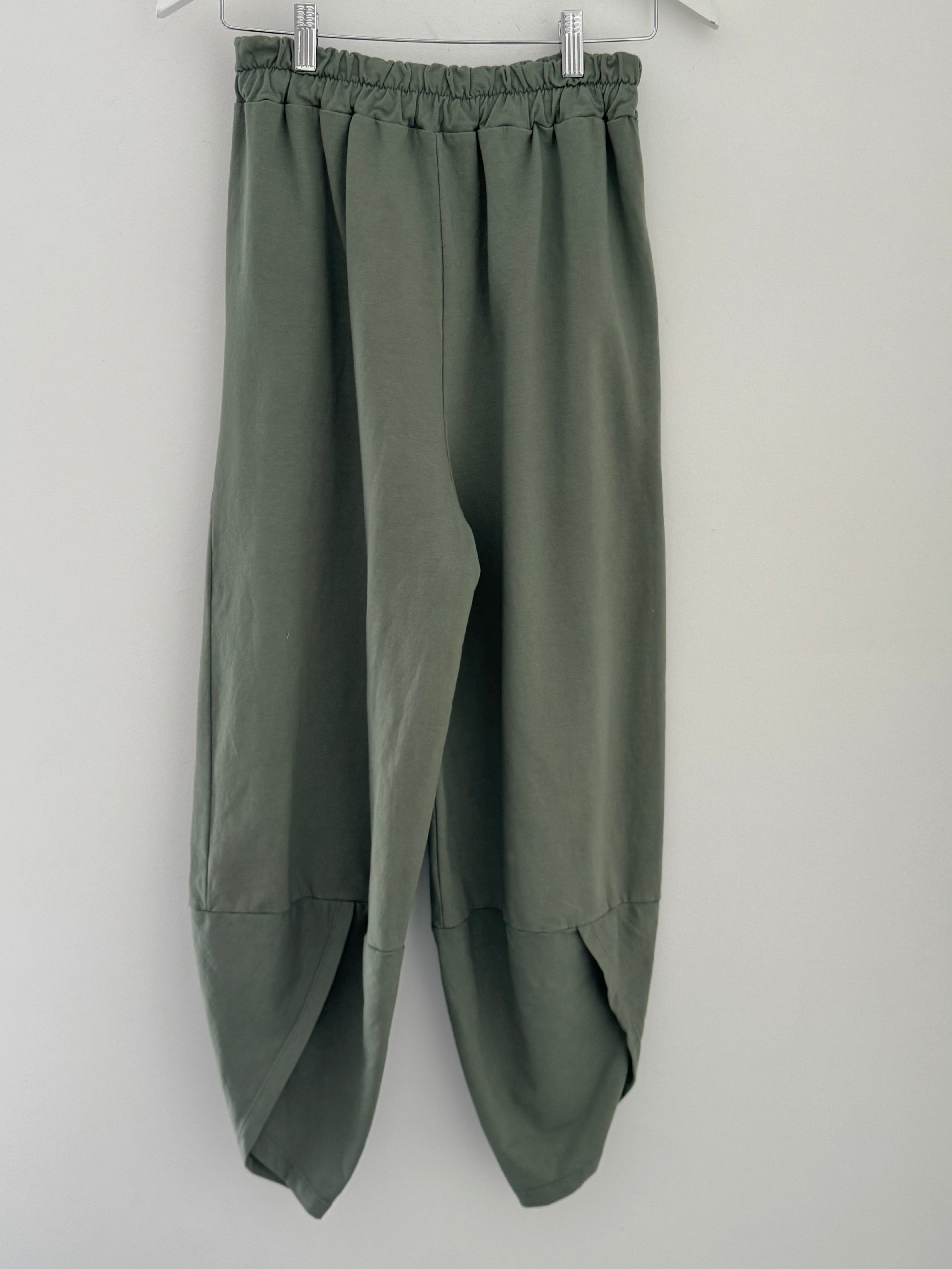 Barrel Shape Cotton Jersey Trousers in Khaki