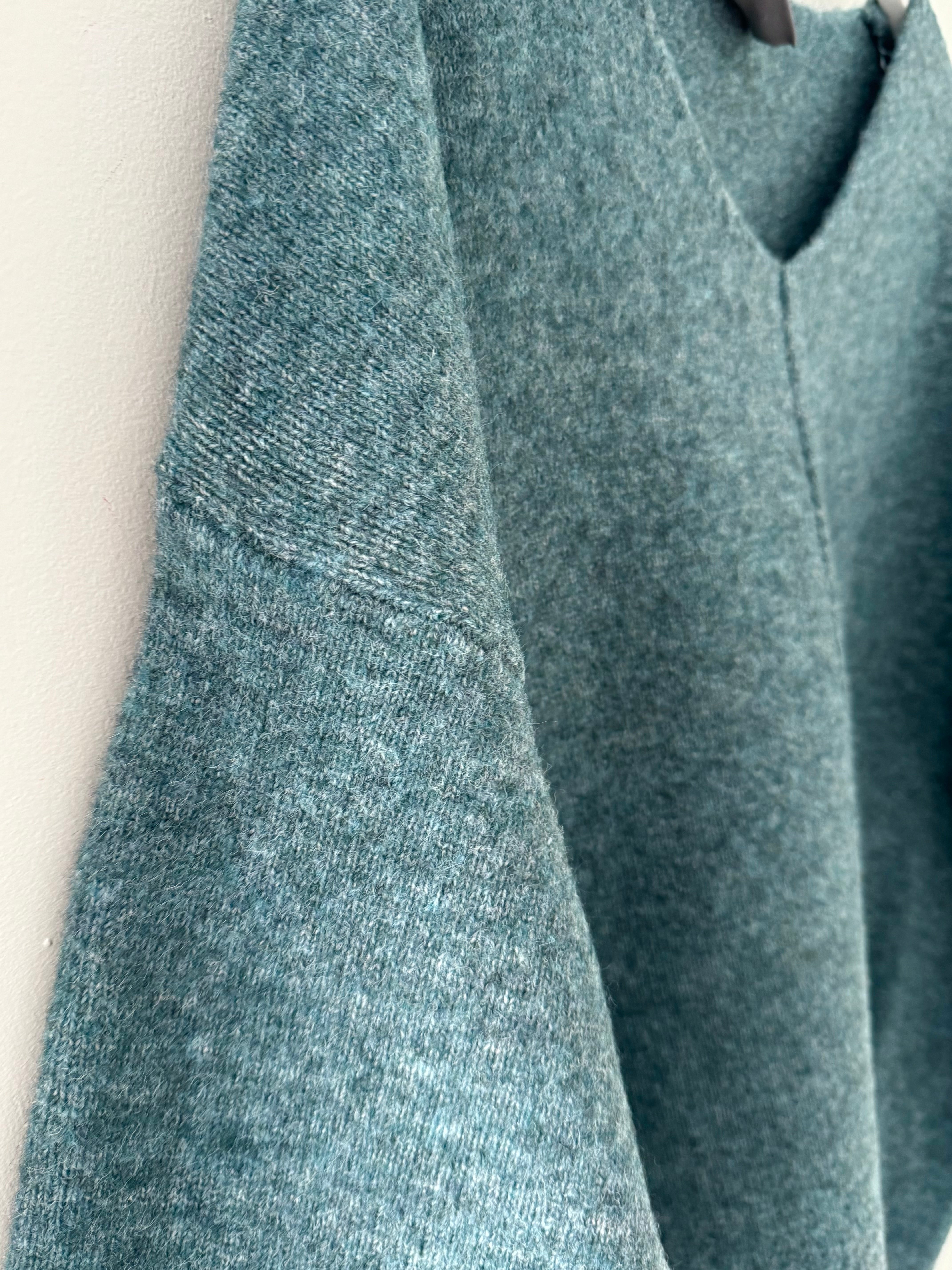 Seam Front V Neck Jumper in Sea Green