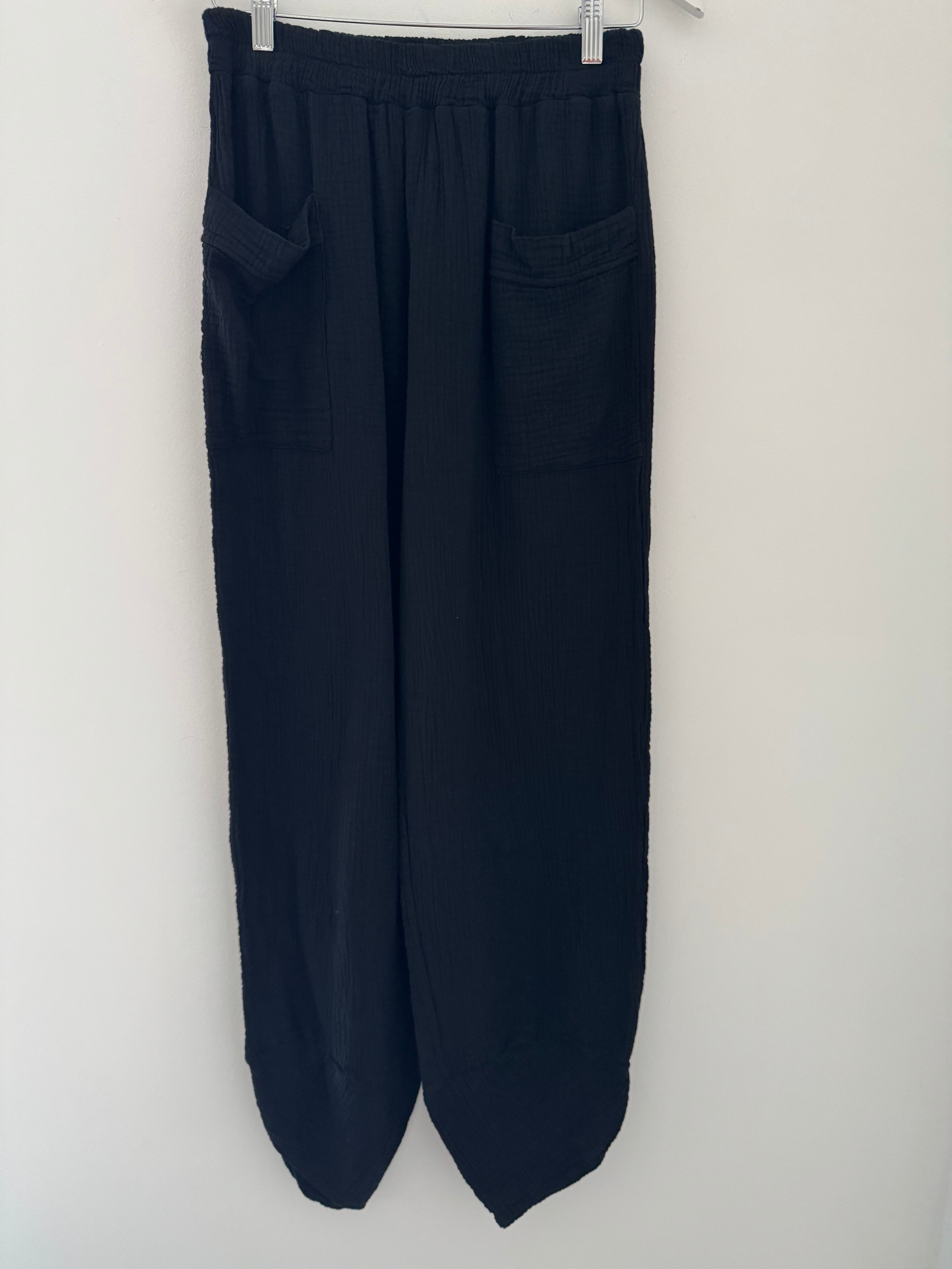 Barrel Leg Cheesecloth Trousers in Black