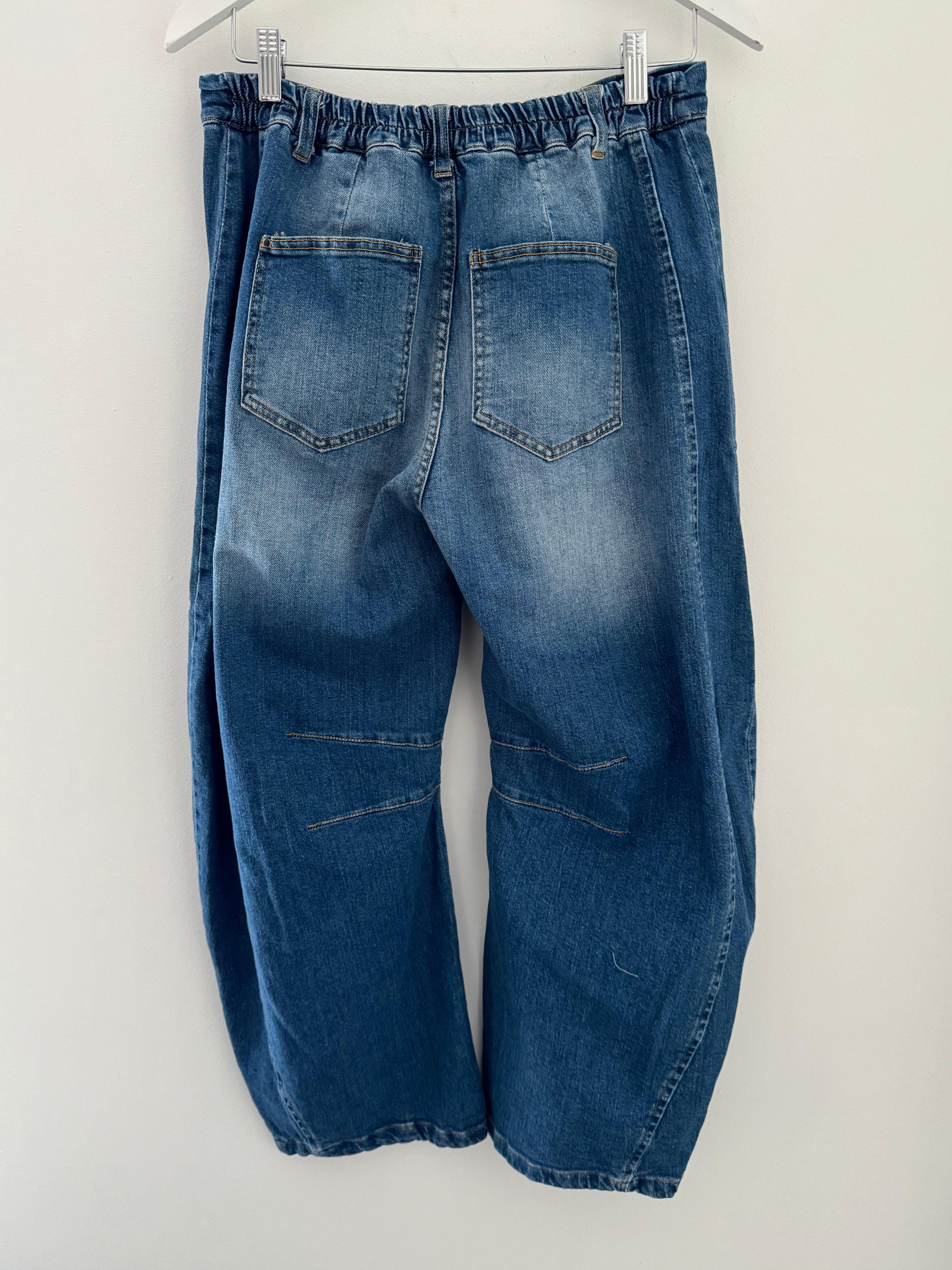 Barrel Leg Jeans with Elasticated Waist in Mid Denim