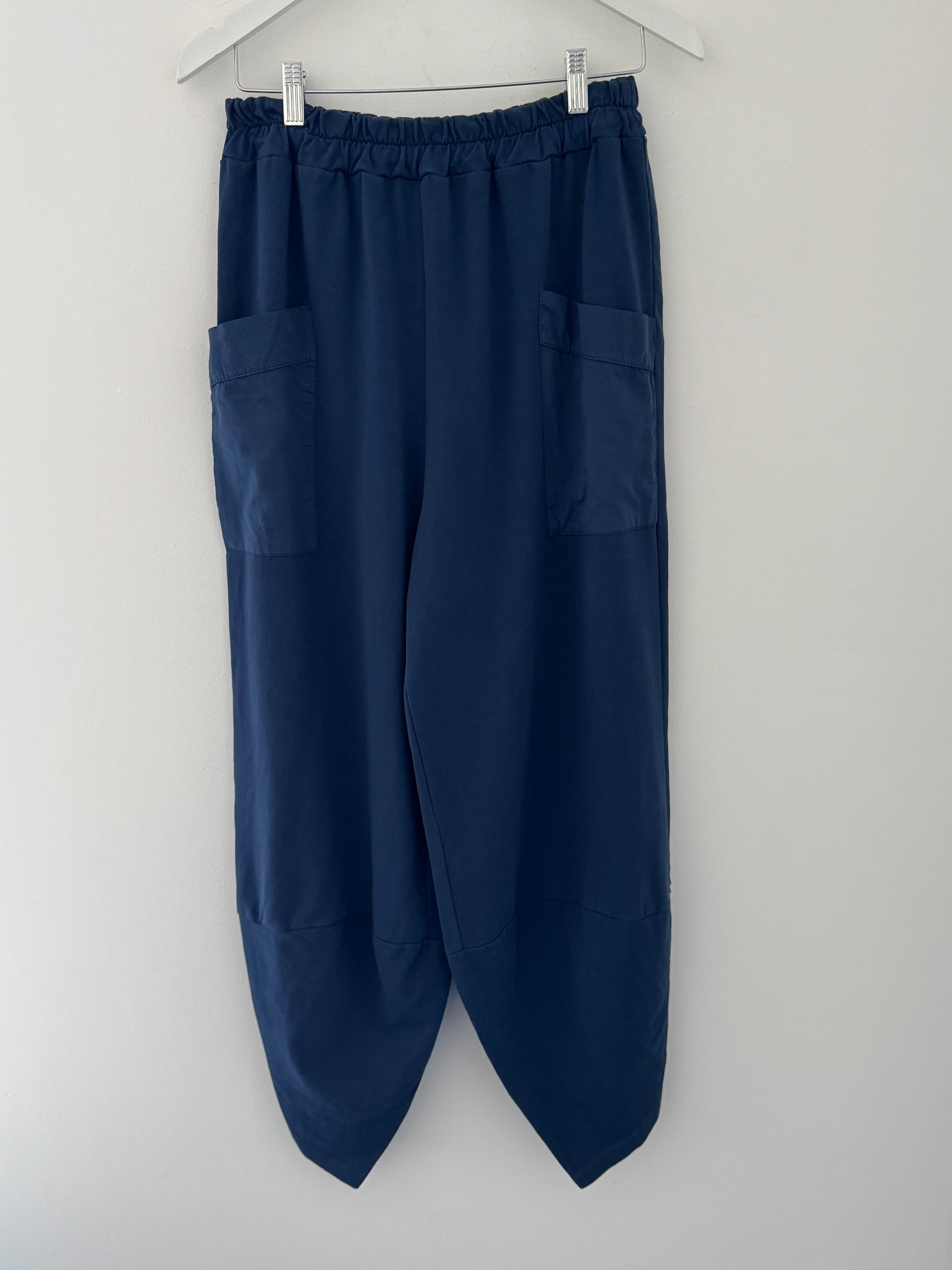 Barrel Shape Cotton Jersey Trousers in Navy