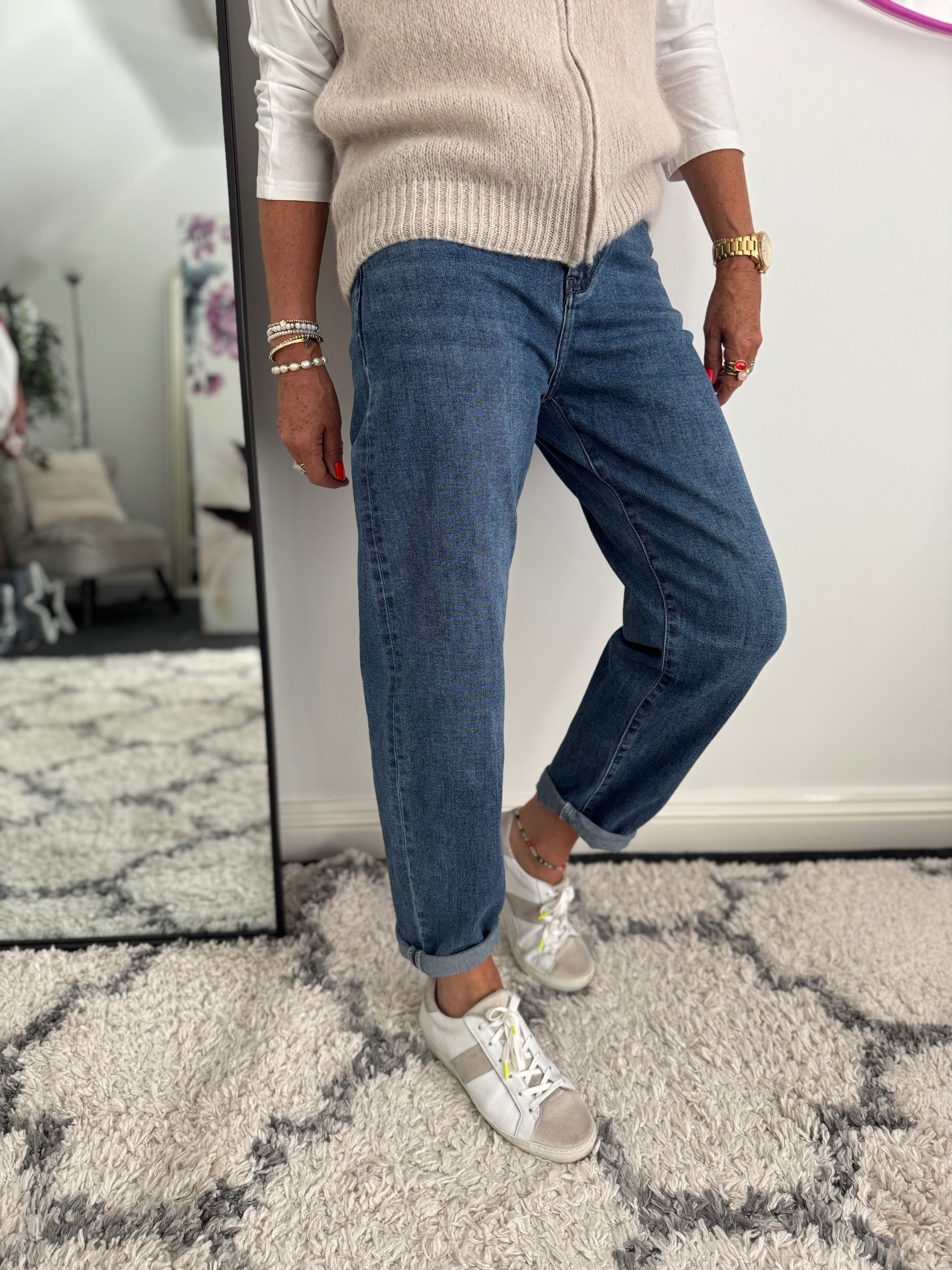 Stretch Boyfriend Jeans in Mid Denim