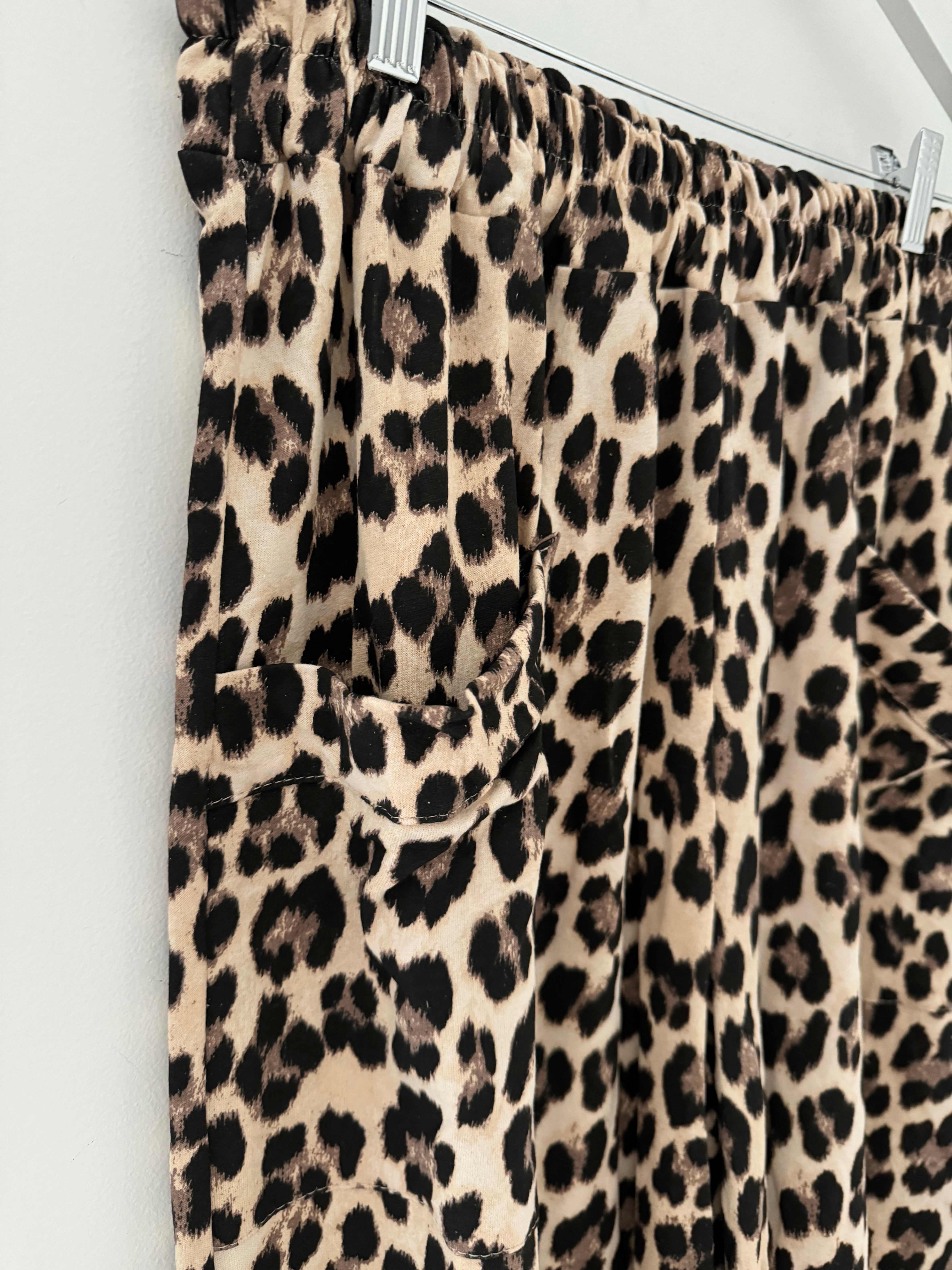 Barrel Stretch Trousers in Leopard