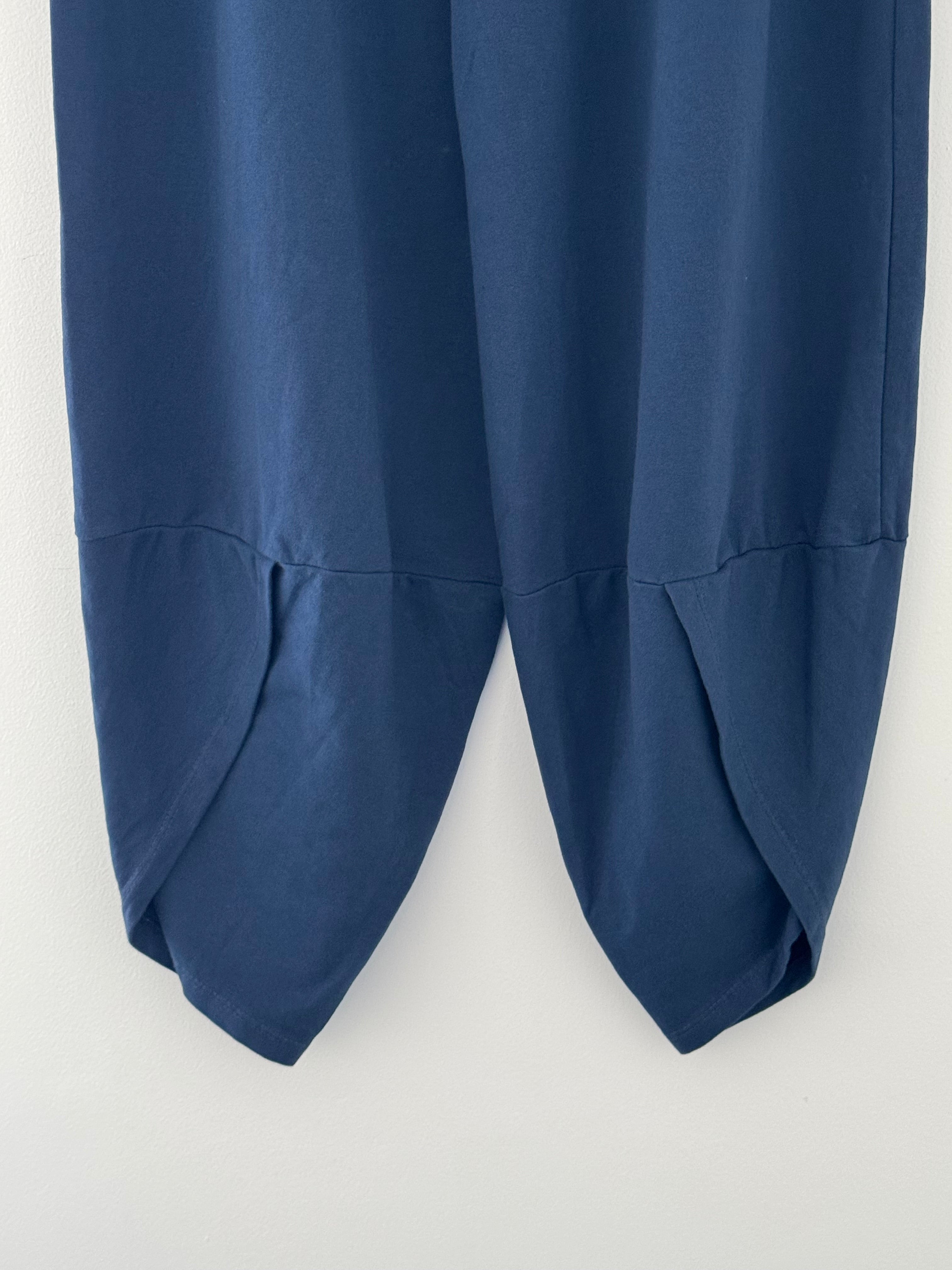 Barrel Shape Cotton Jersey Trousers in Navy