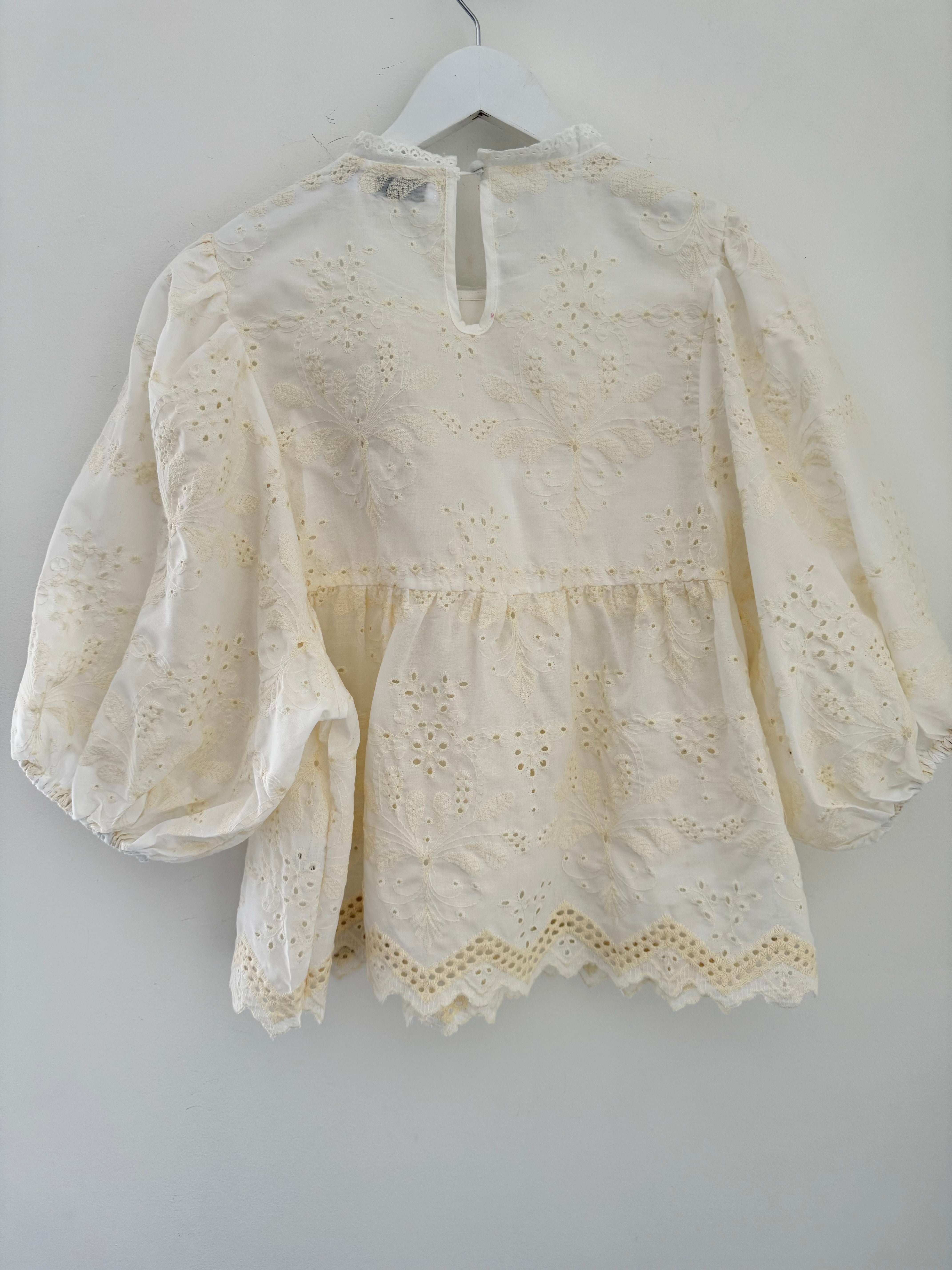 Broderie Anglaise Top in Vanilla