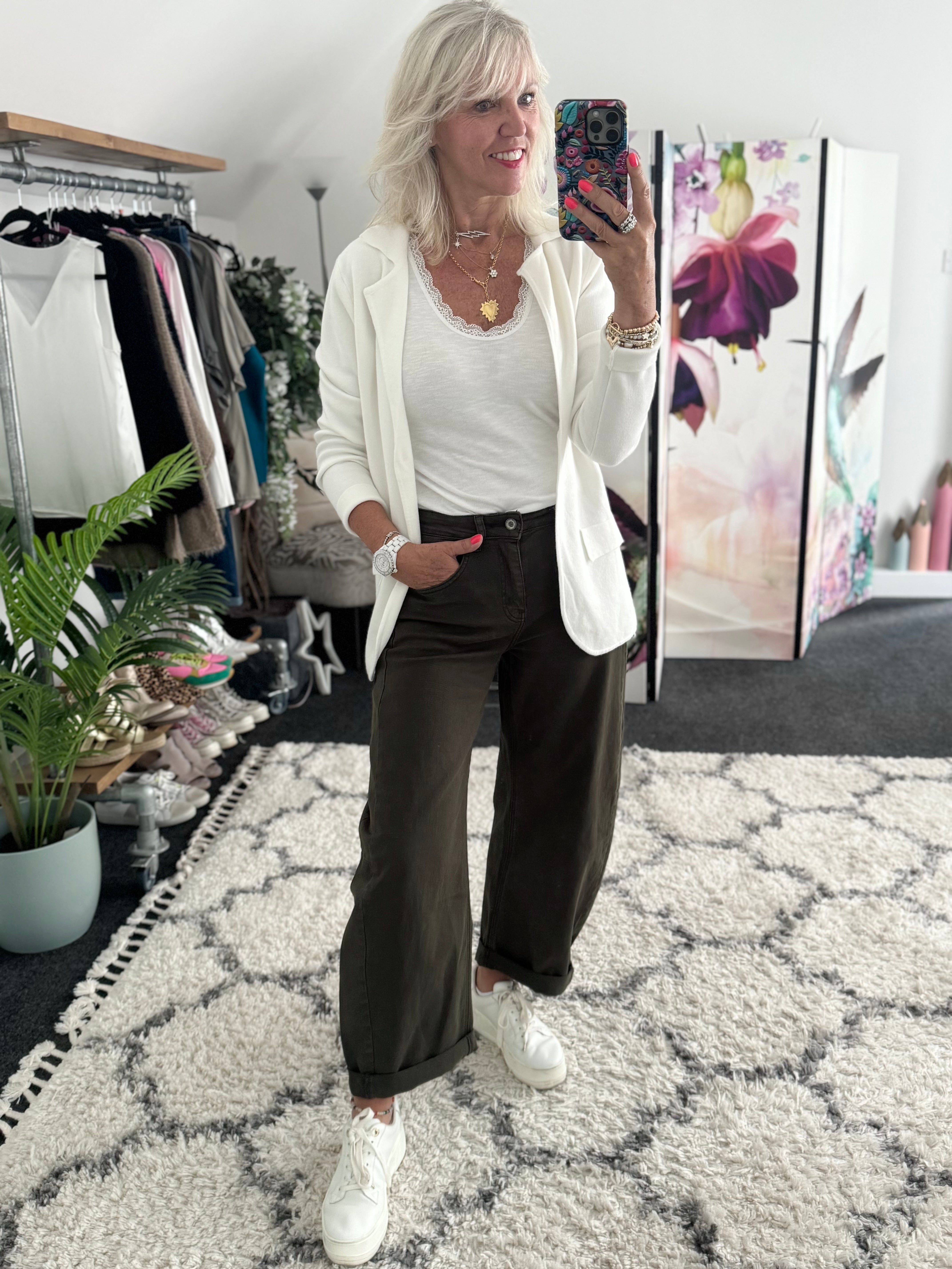 Barrel Leg Jeans in Deep Khaki