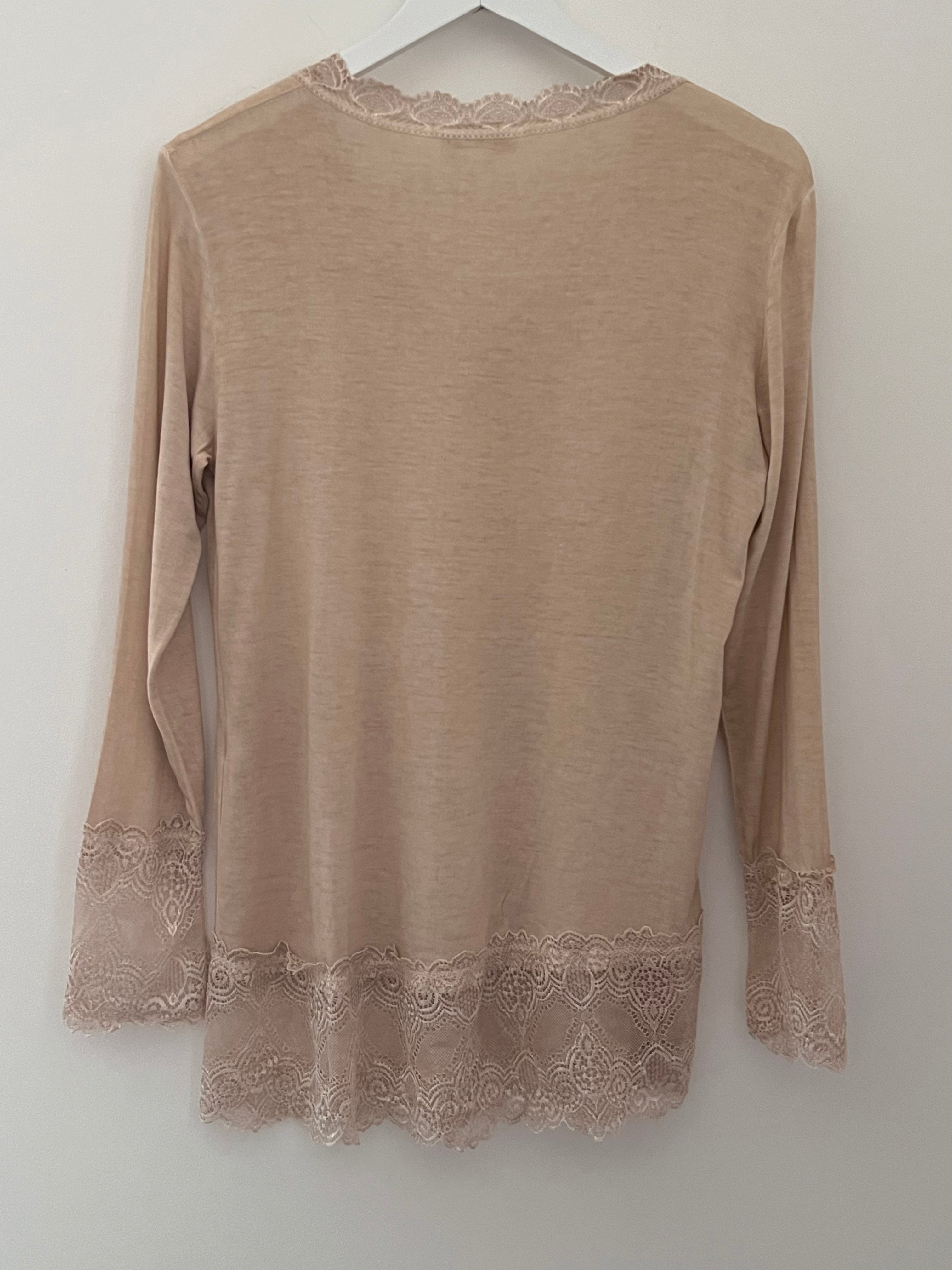 Luxe Base Top with Lace Trim in Warm Stone