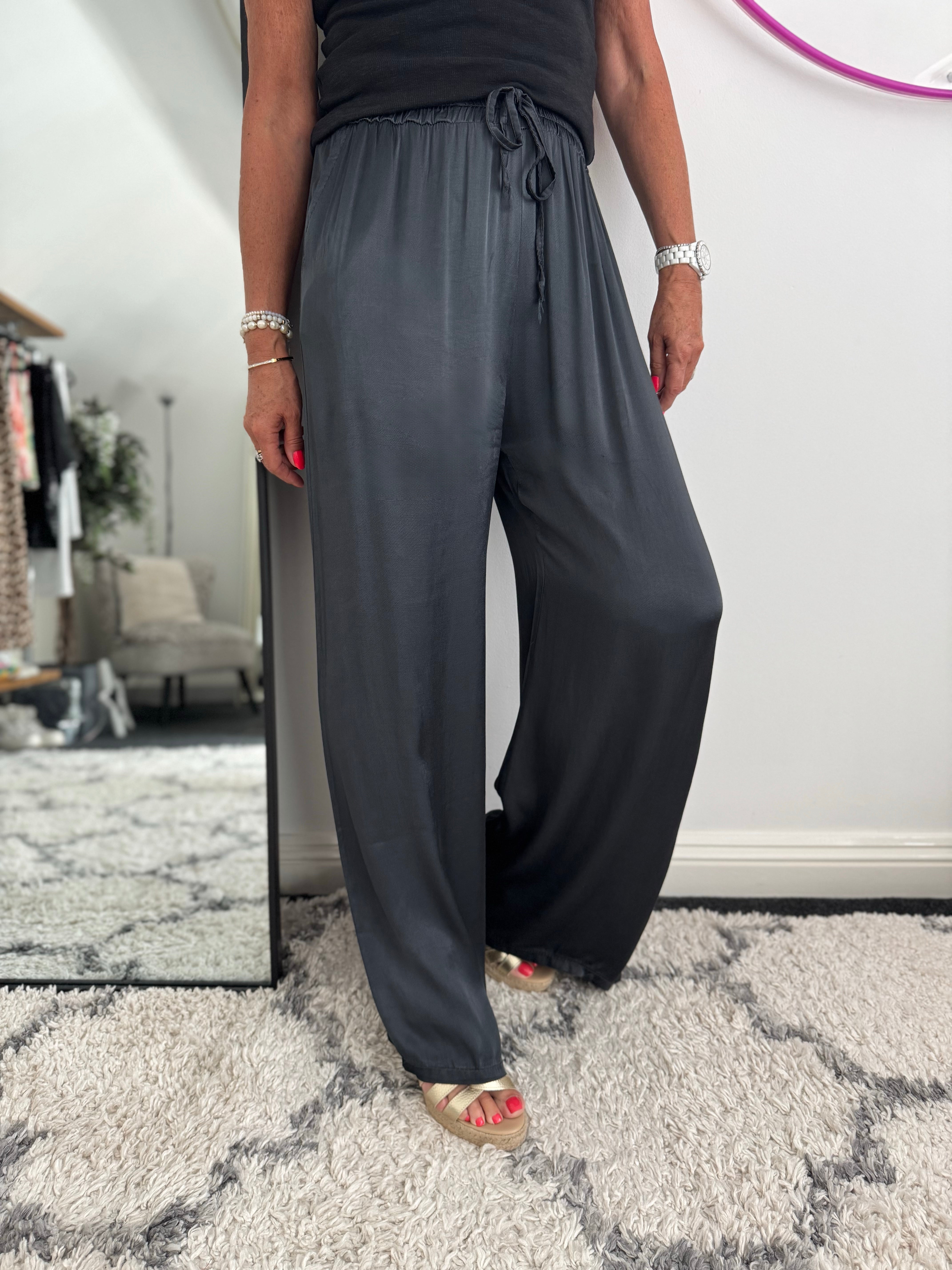 Silky Trousers in Anthracite