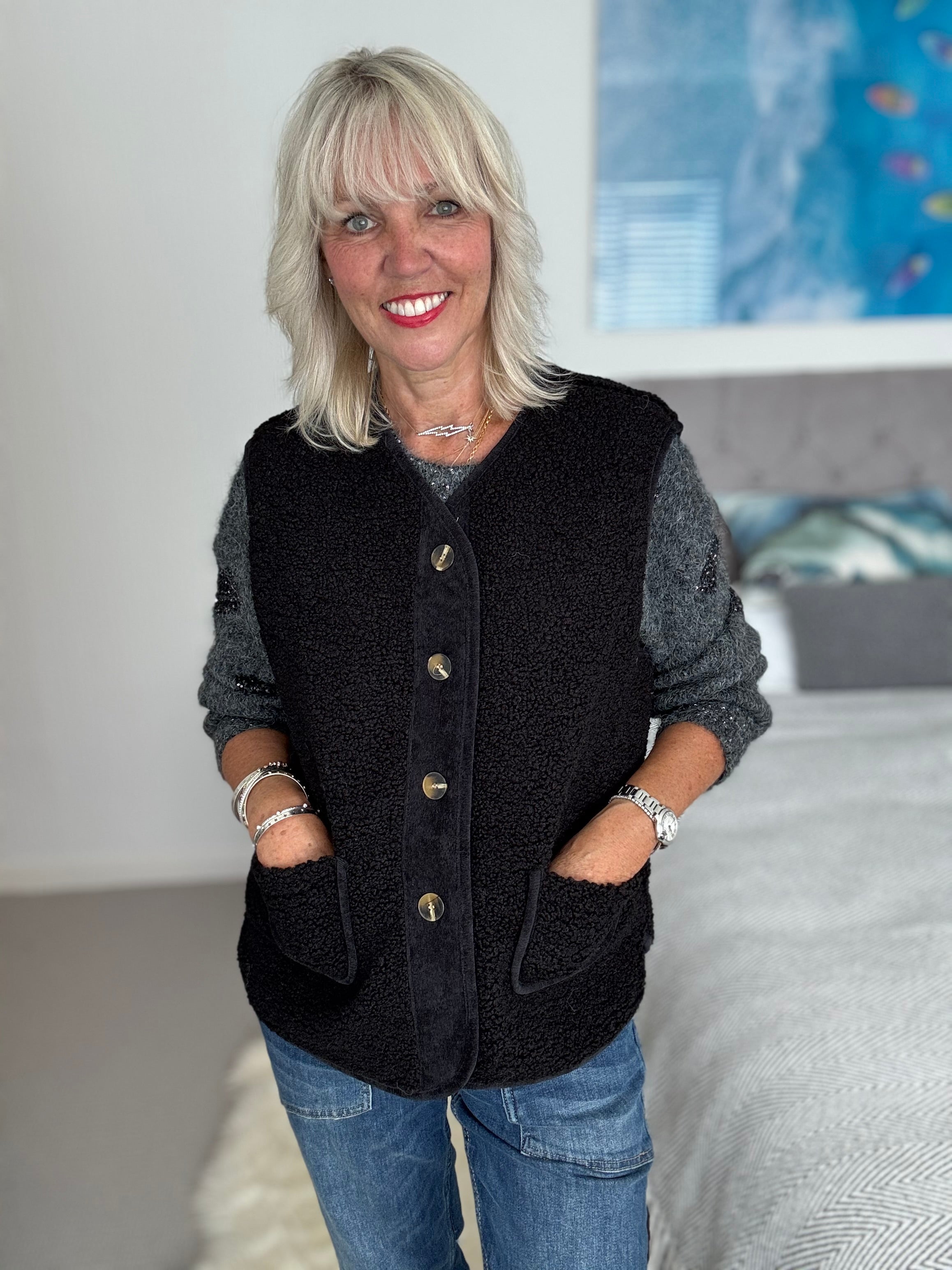 Soft Teddy Gilet in Black