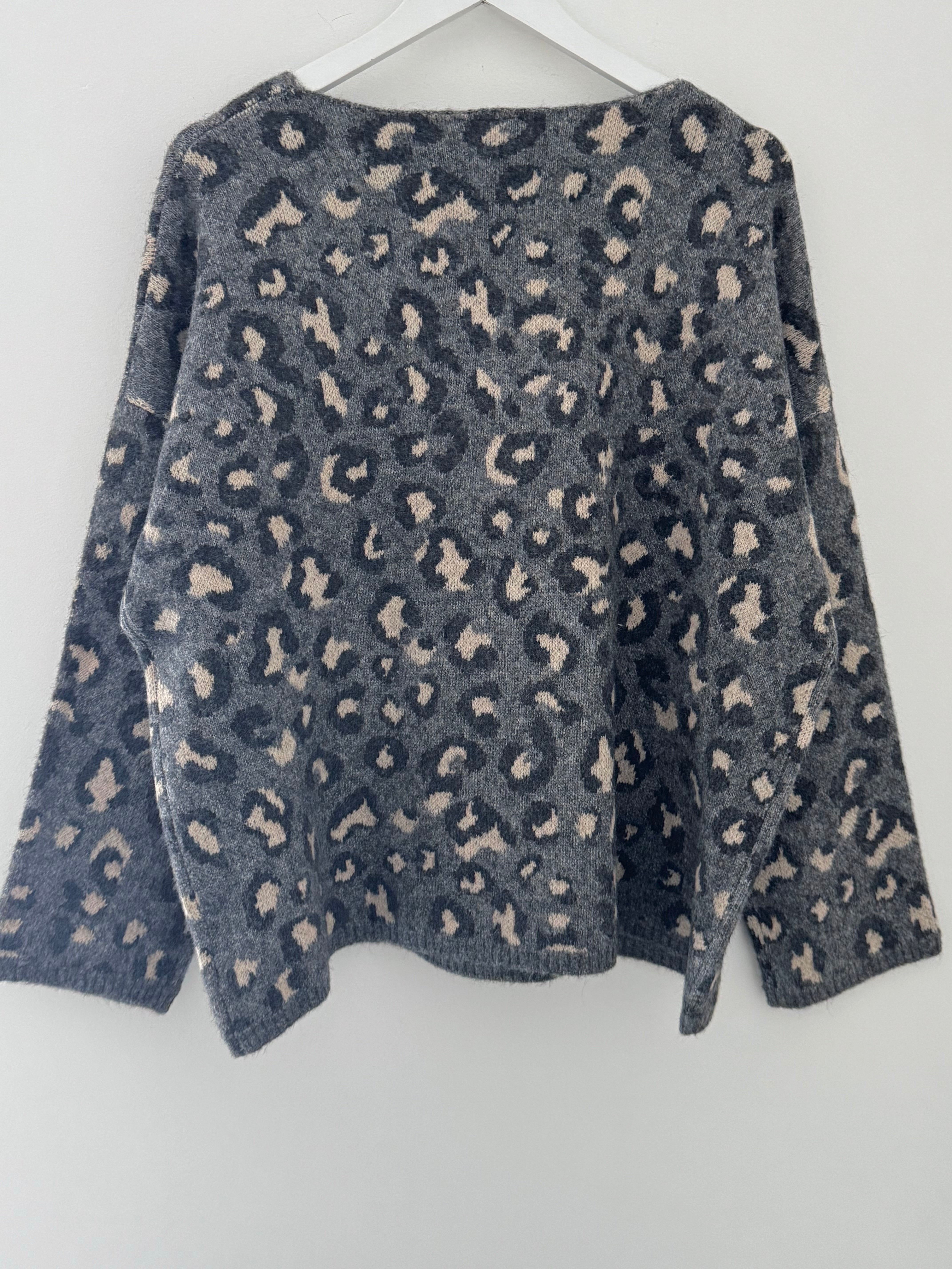 Seam Front V Neck Jumper in Grey Leopard