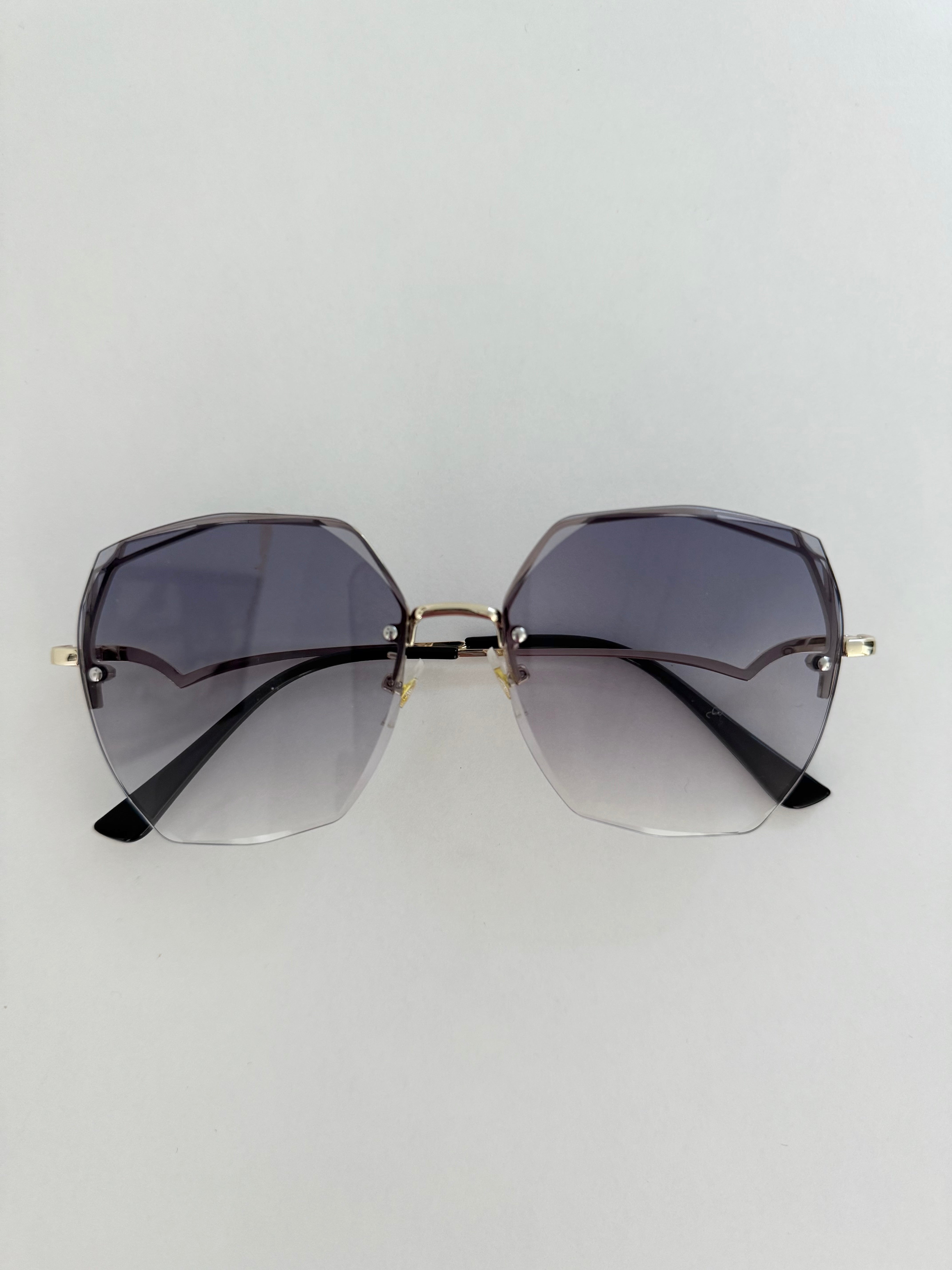 Bevelled Sunglasses in Gradient Grey