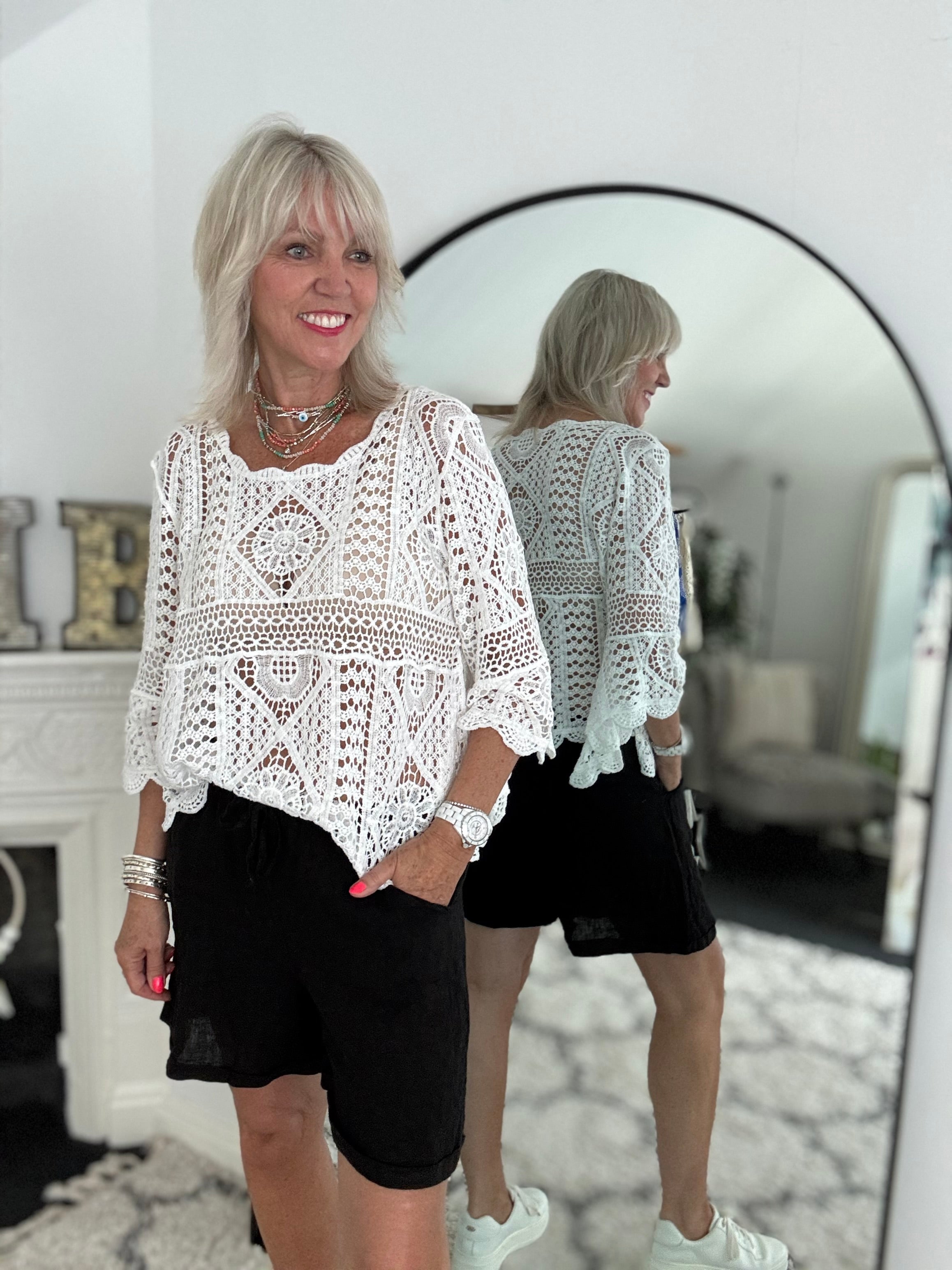 Linen Shorts in Black