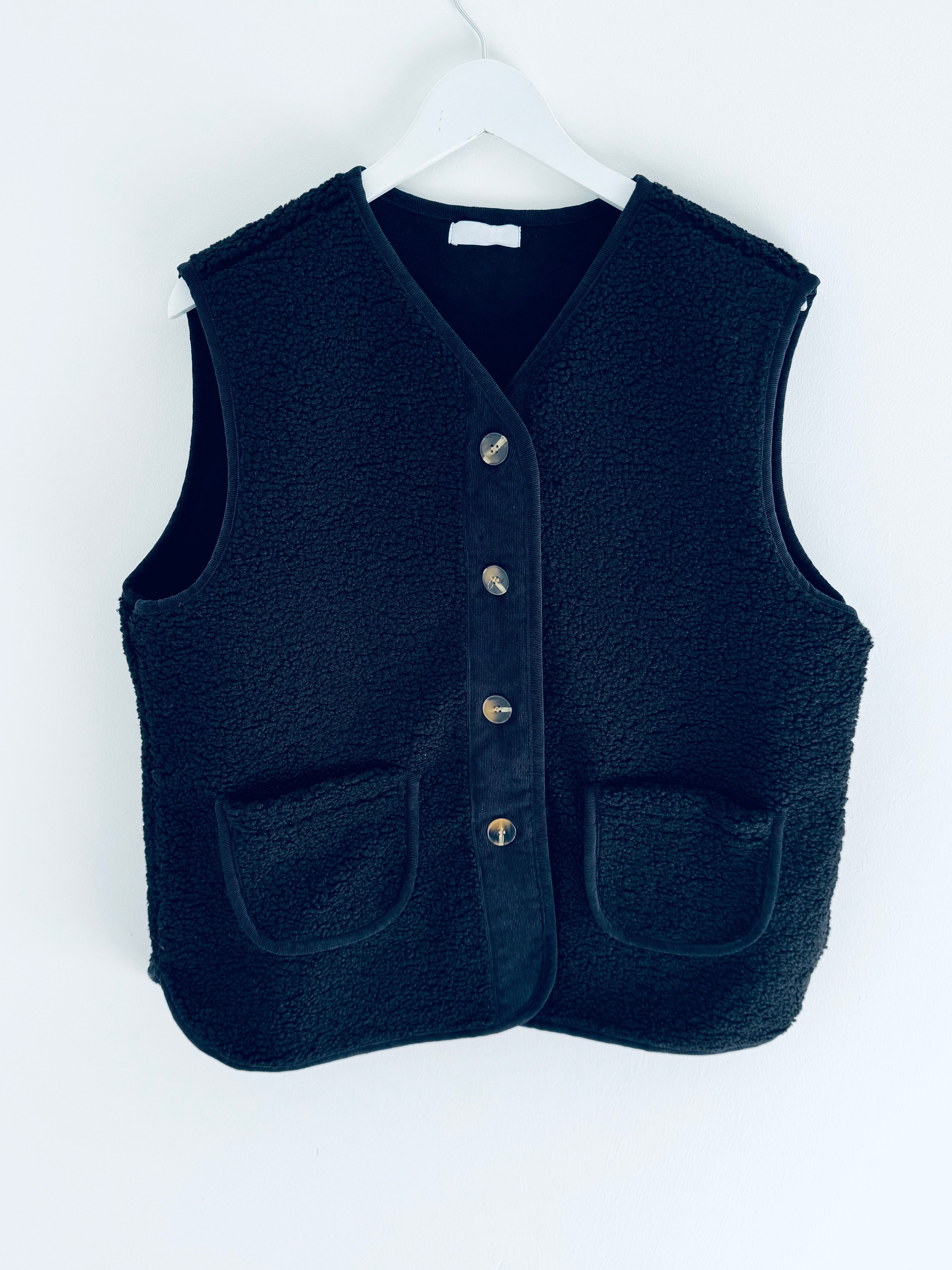 Soft Teddy Gilet in Black