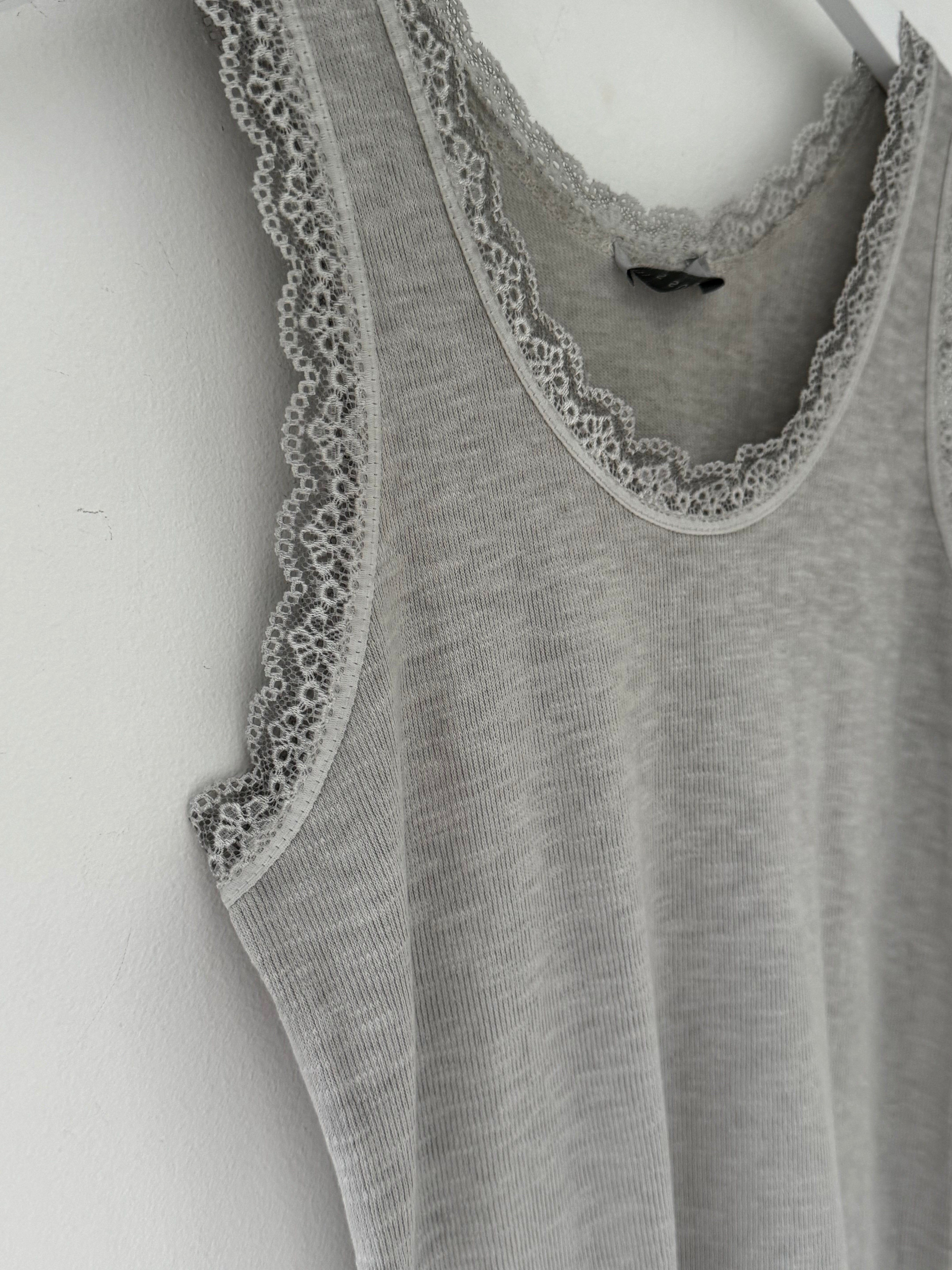 Luxe Ribbed Vest in Pebble