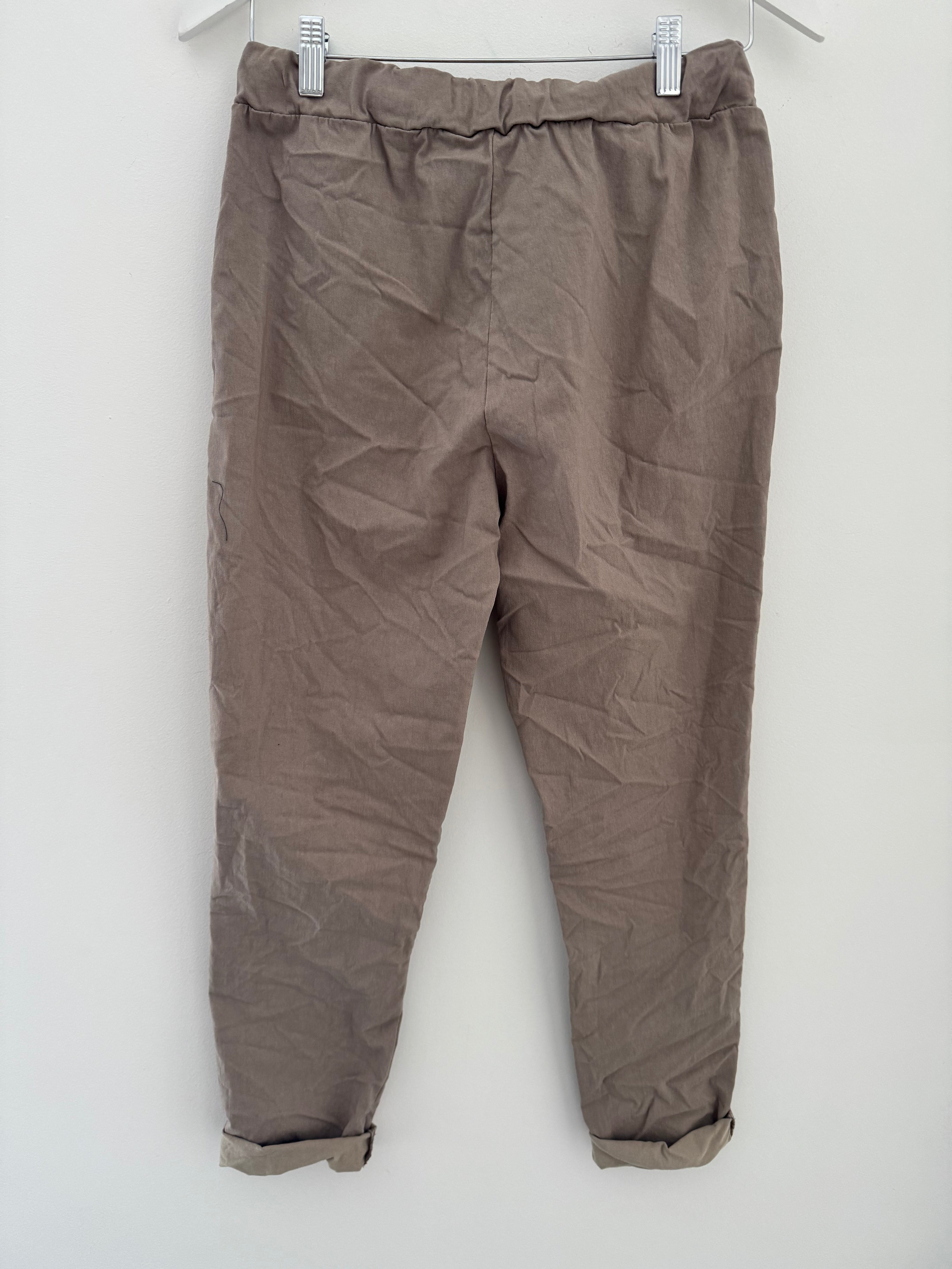 Super Stretch Joggers with Sparkly Tie in Mocha