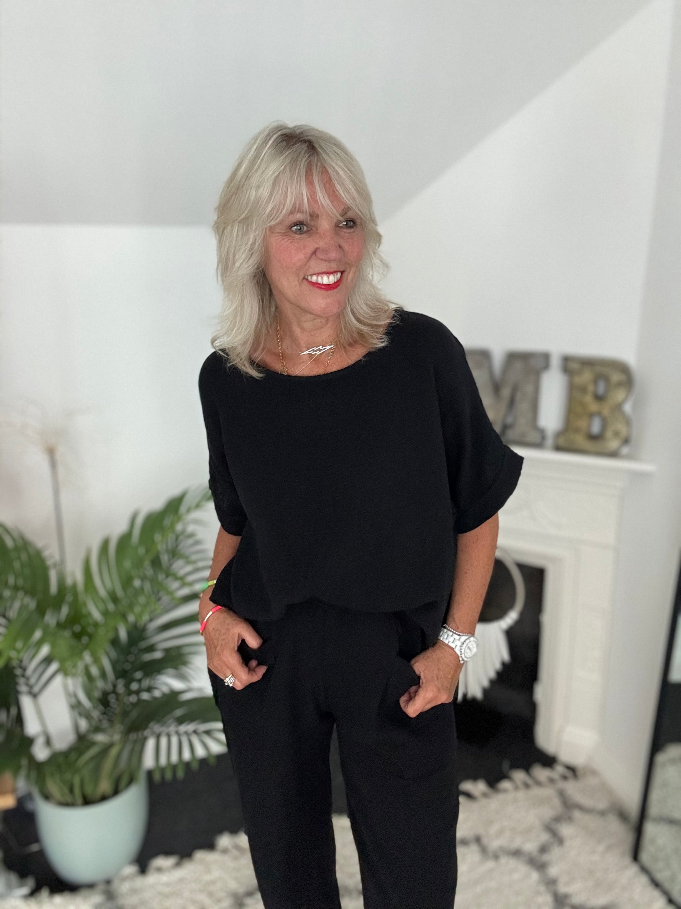 Simple Cheesecloth Top in Black