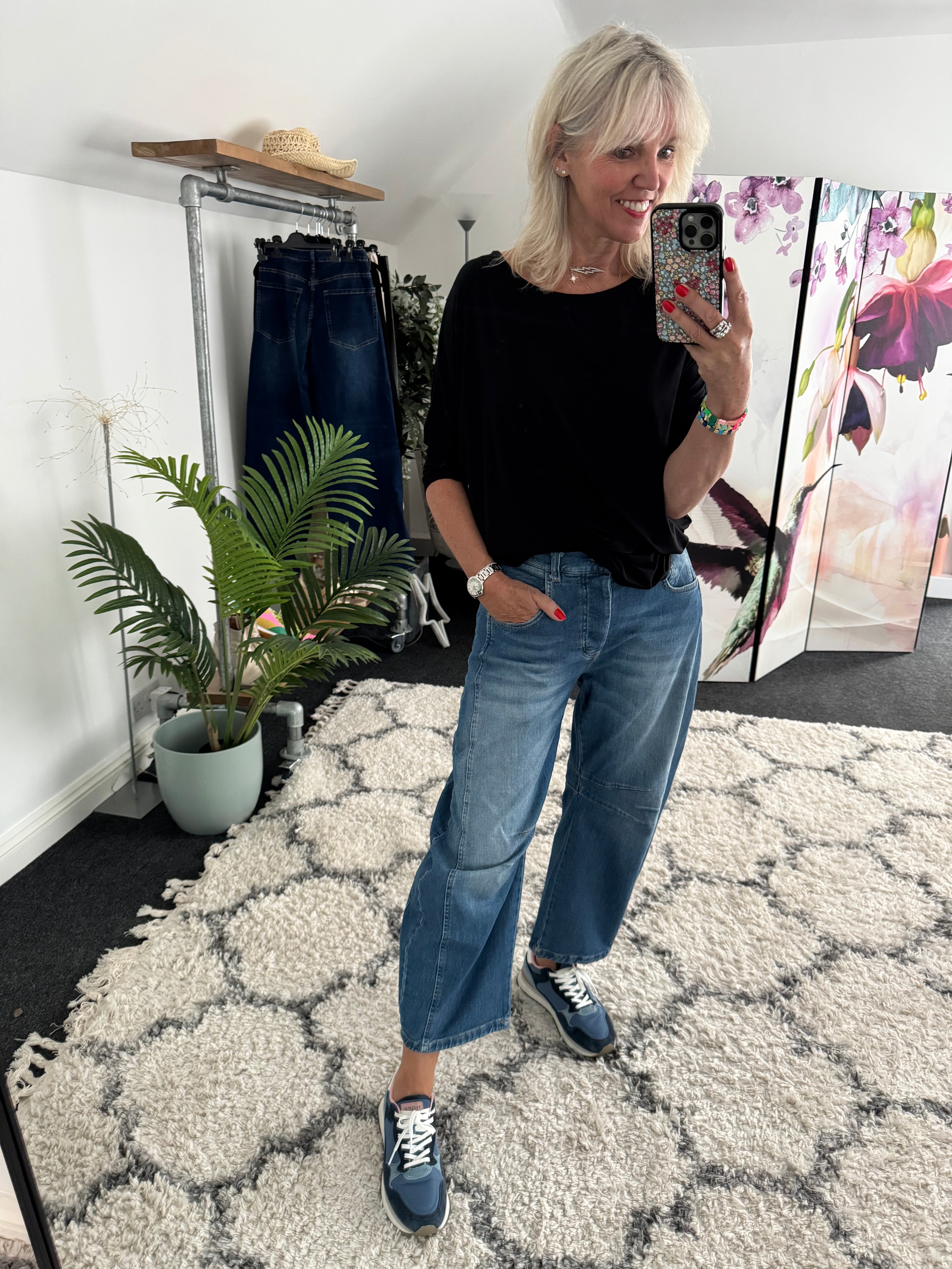Barrel Leg Jeans with Elasticated Waist in Mid Denim