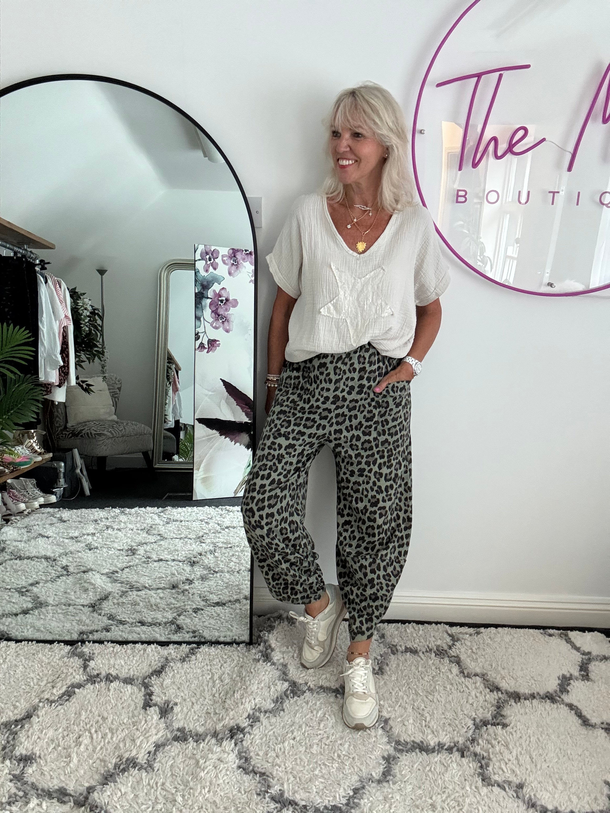 Barrel Stretch Trousers in Khaki Leopard
