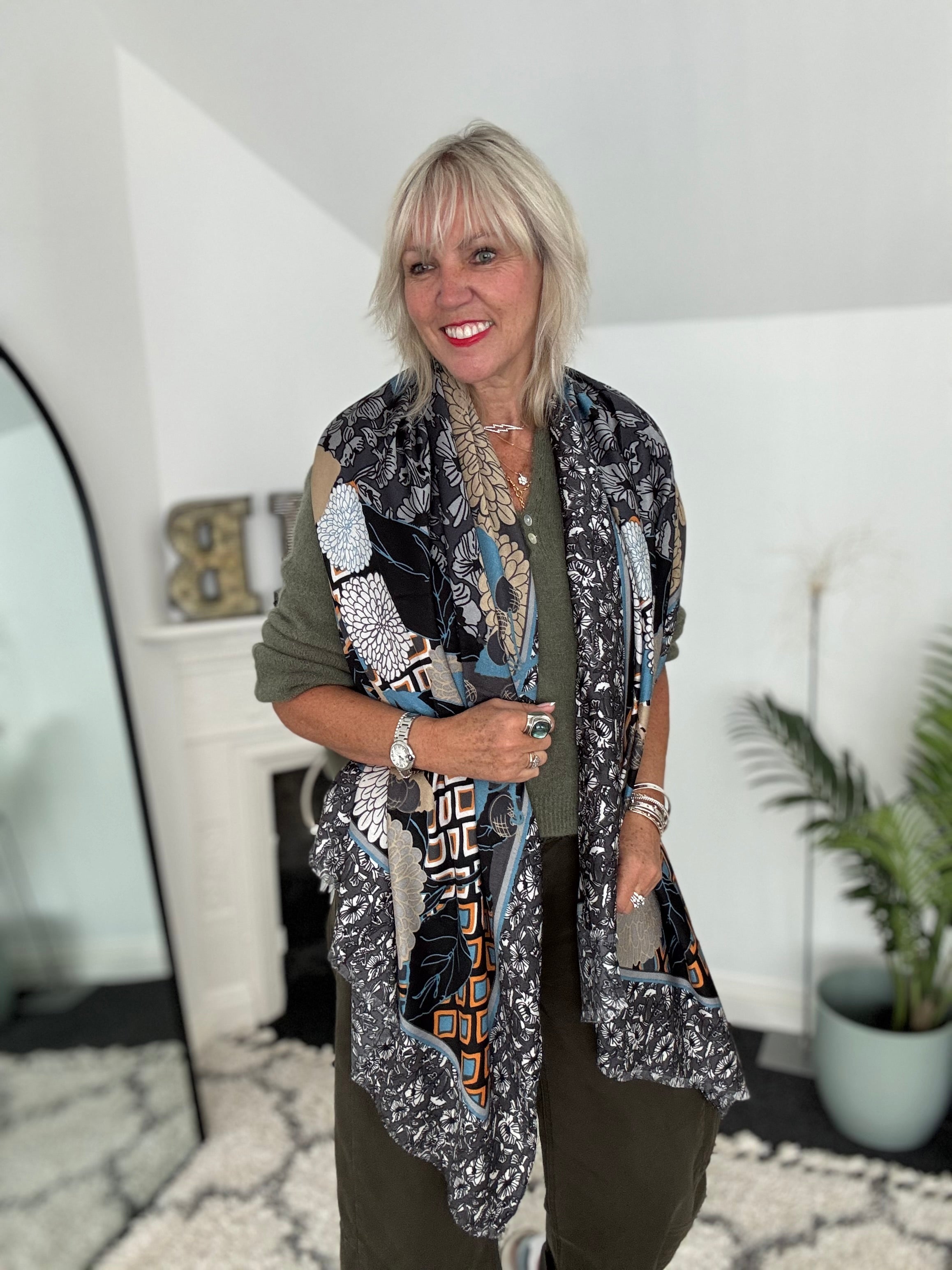 Stunning Floral Scarf In Grey & Blue