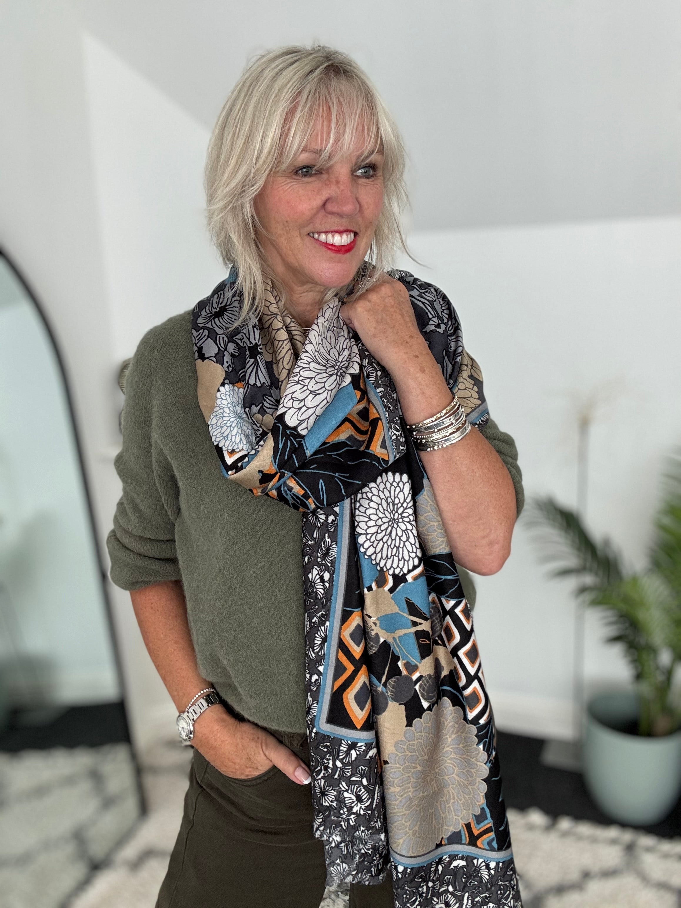 Stunning Floral Scarf In Grey & Blue