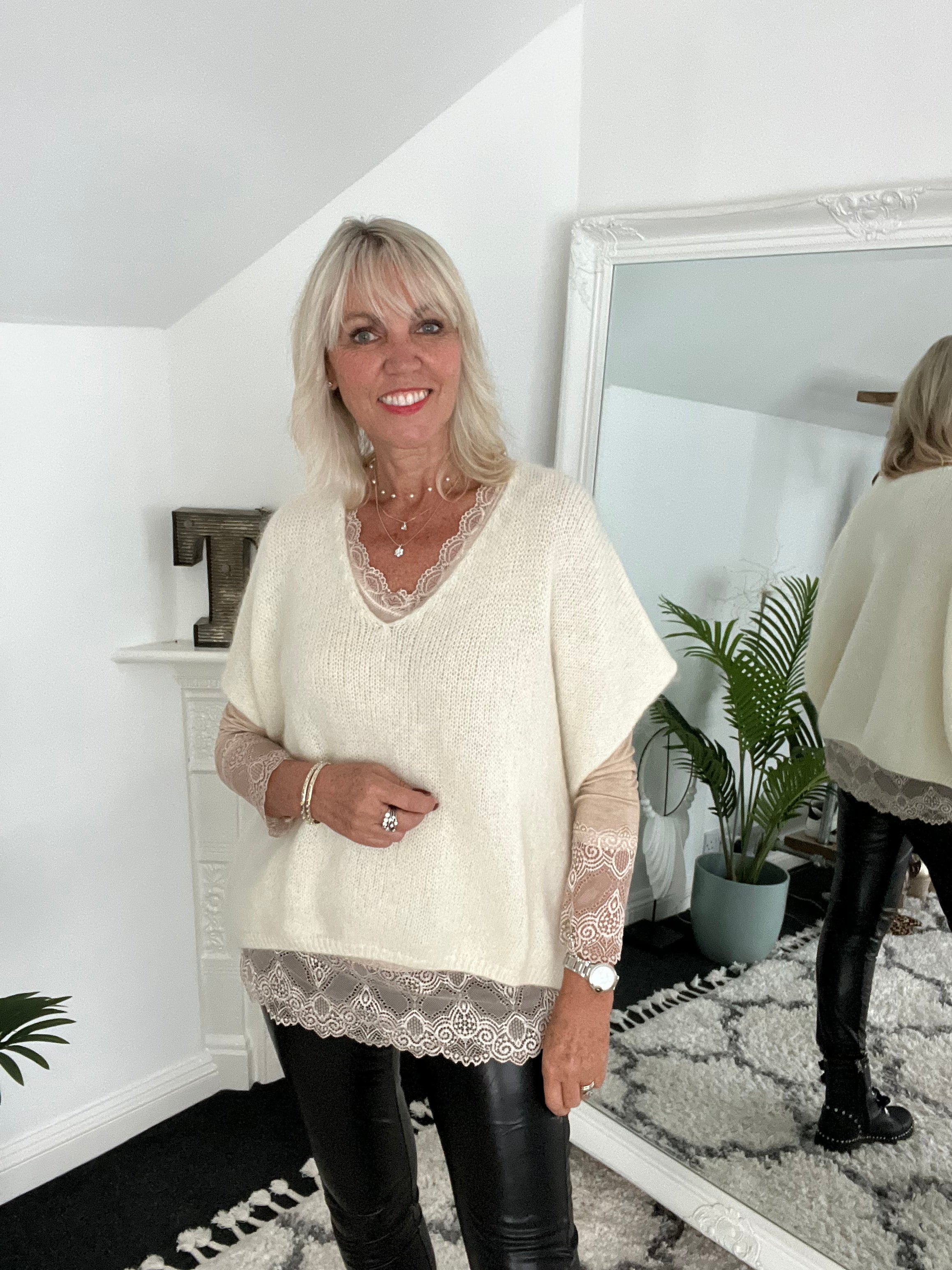Luxe Base Top with Lace Trim in Warm Stone