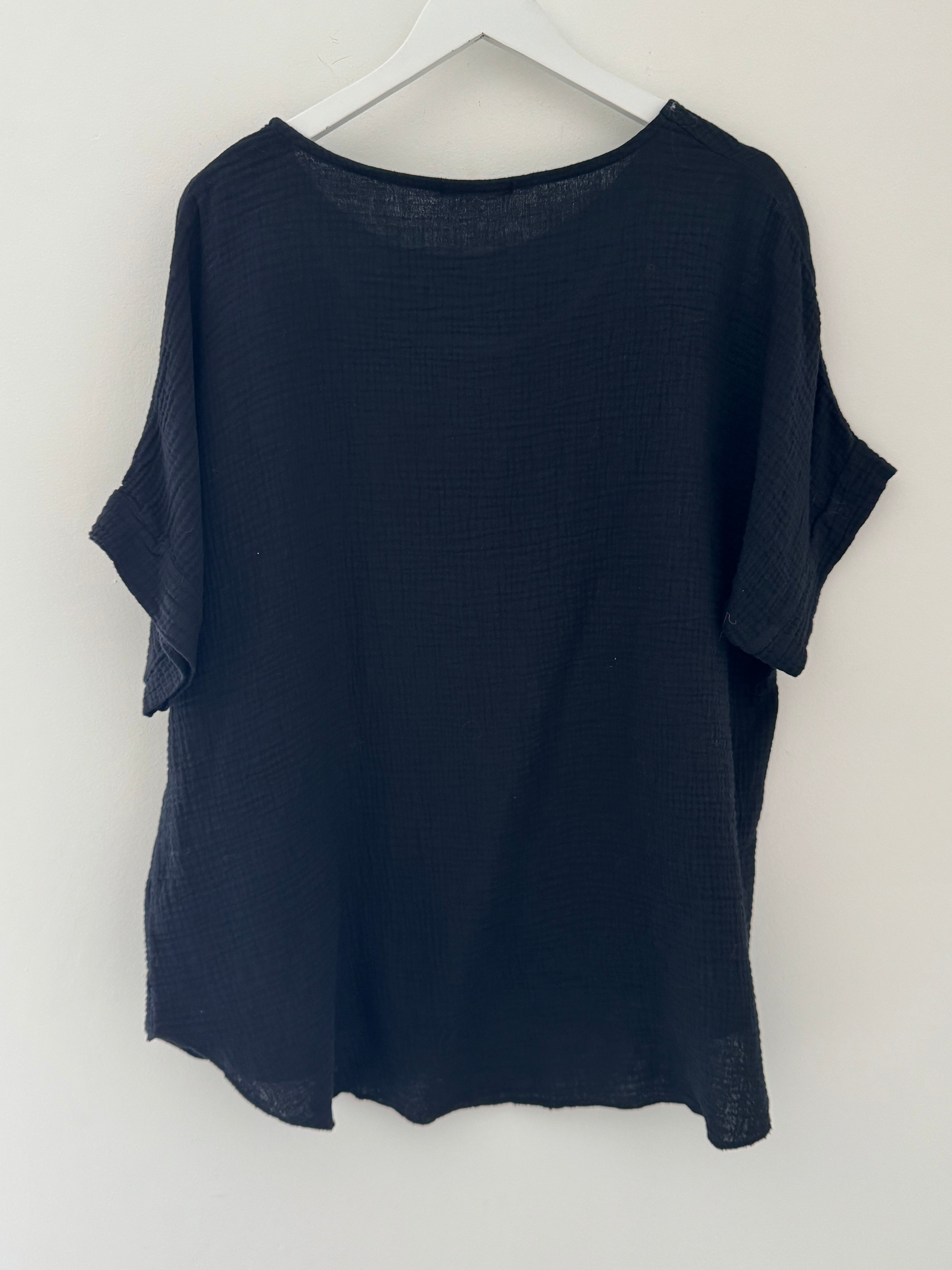 Simple Cheesecloth Top in Black