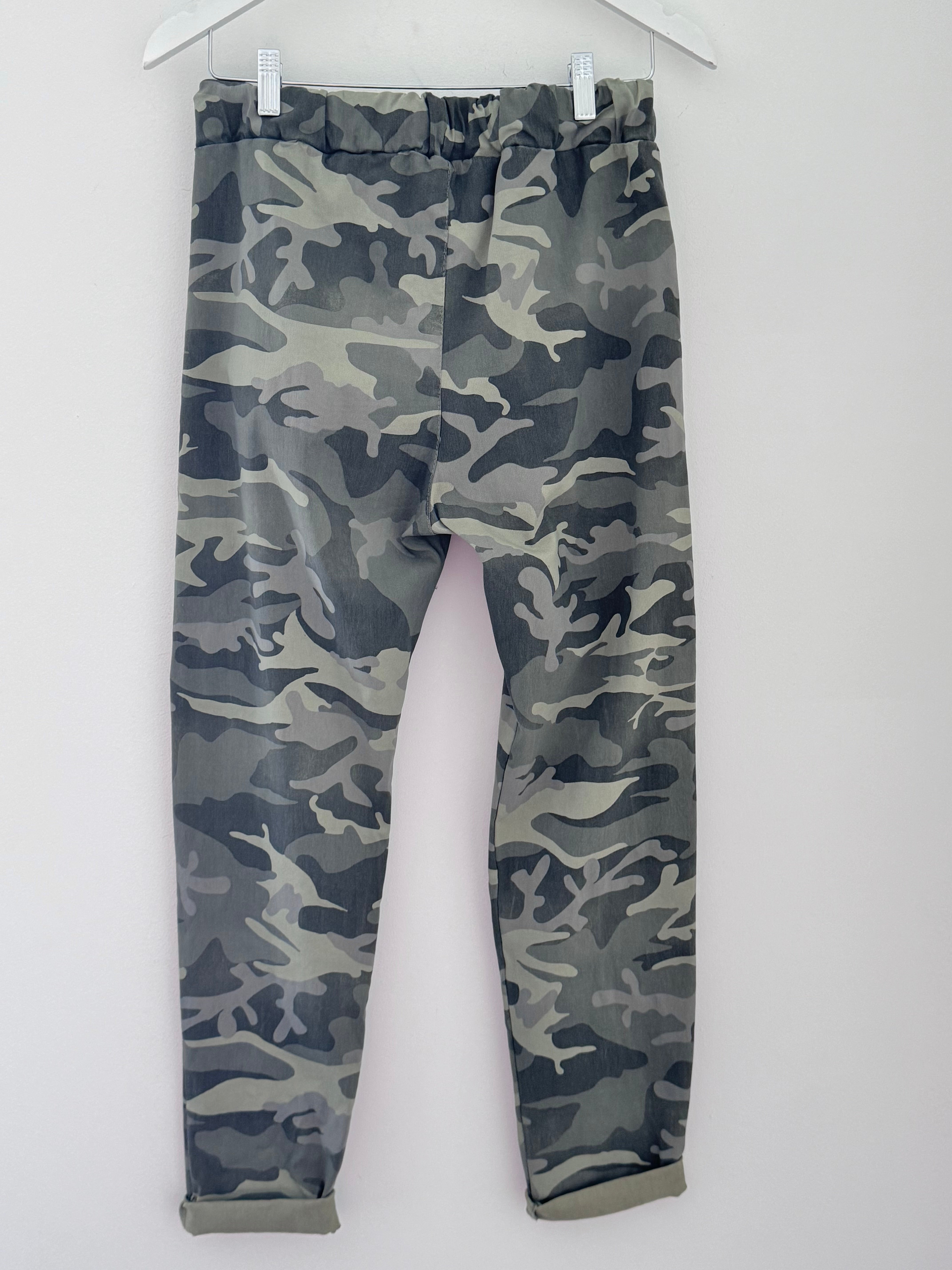Super Stretch Joggers in Khaki Camo