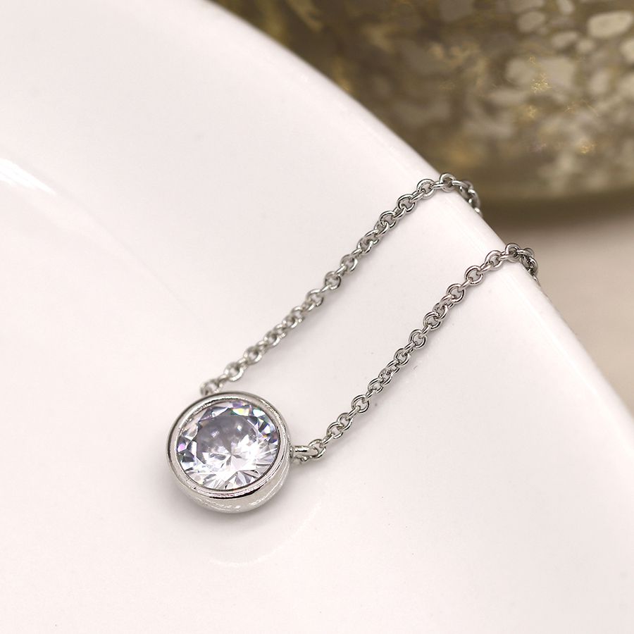 Beautiful Silver Necklace with Round Set Crystal