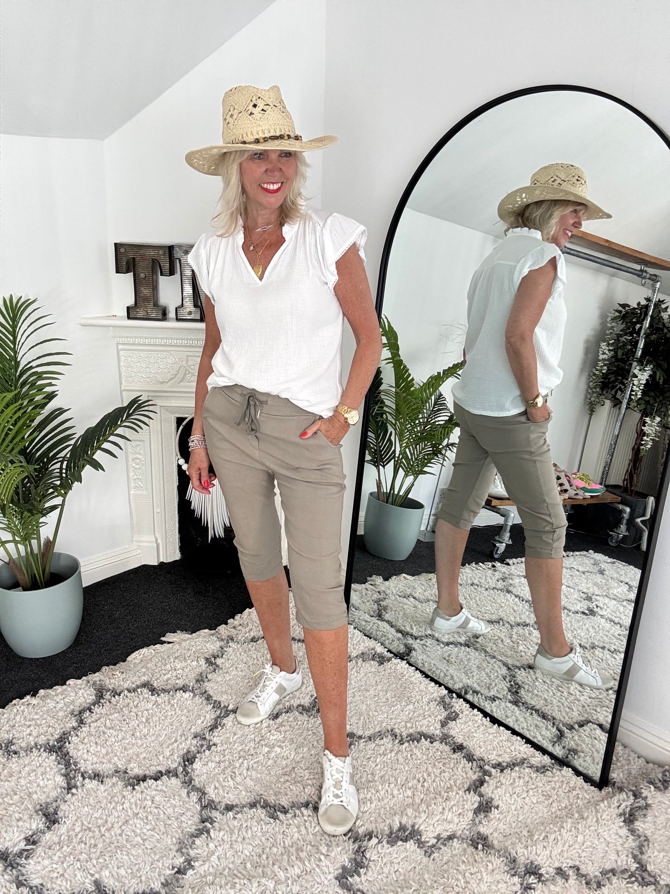 Super Stretch Capri Shorts in Mocha