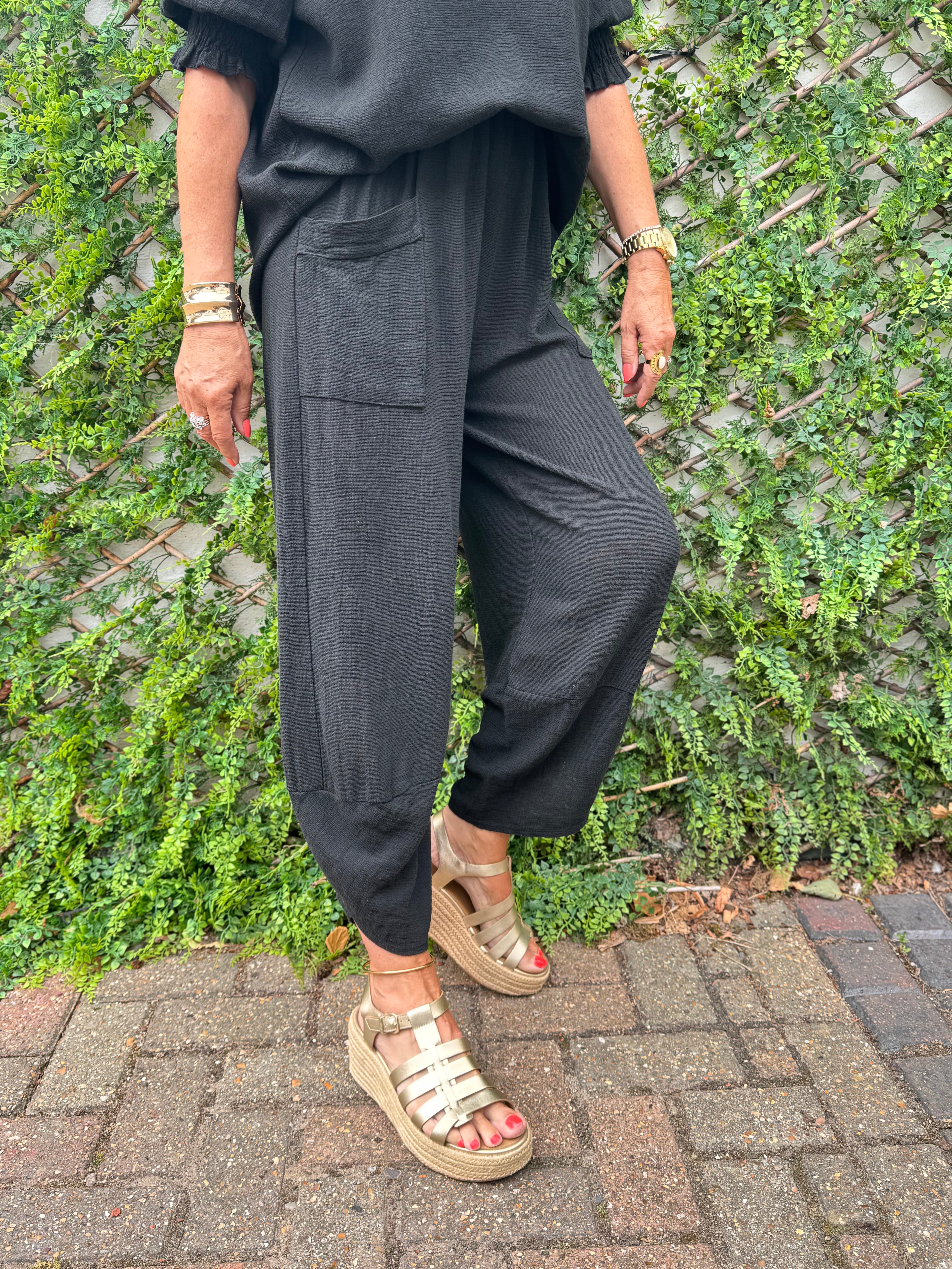 Linen & Cotton Barrel Trousers in Black