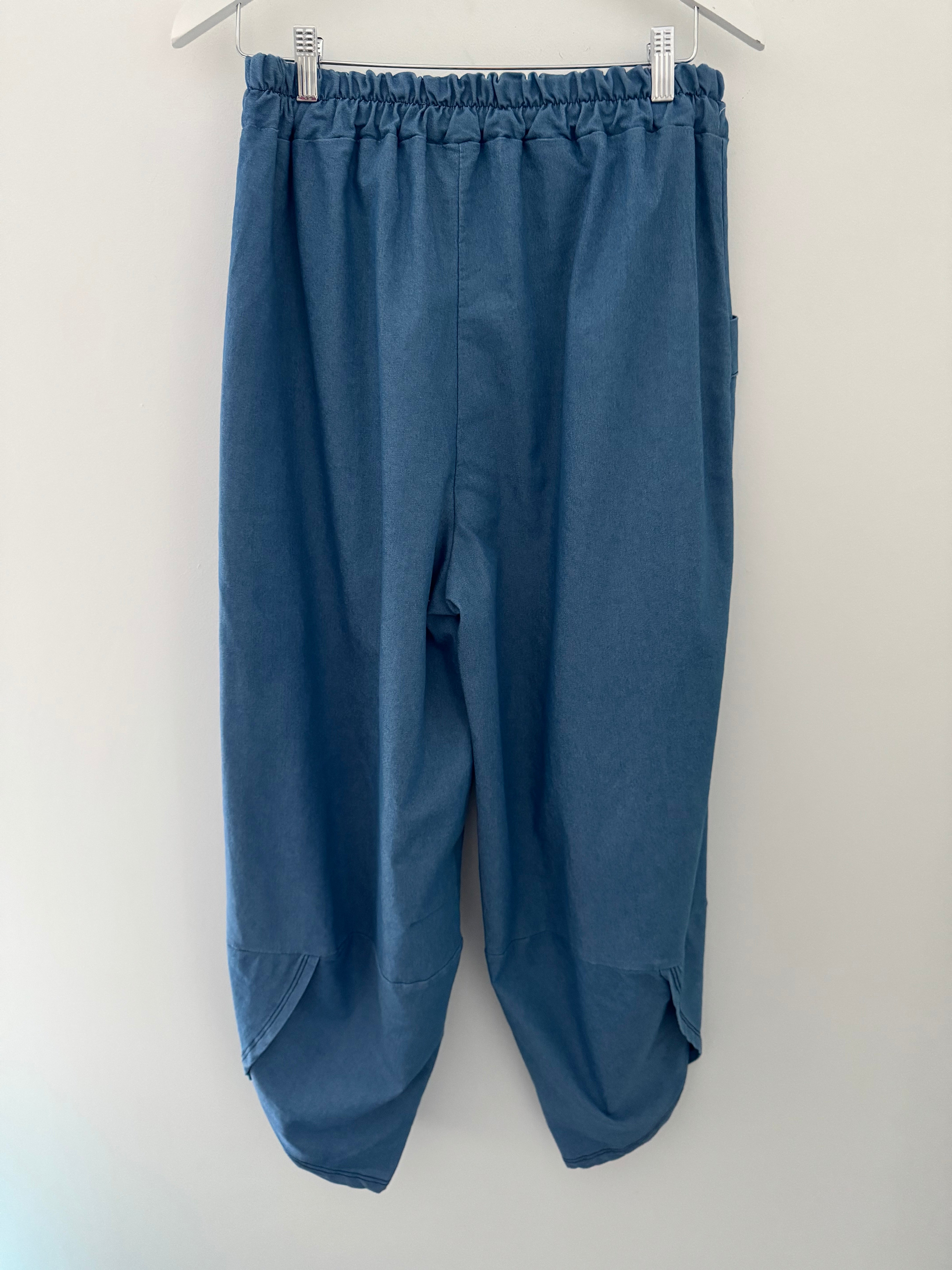 Barrel Shape Cotton Jersey Trousers in Denim Blue