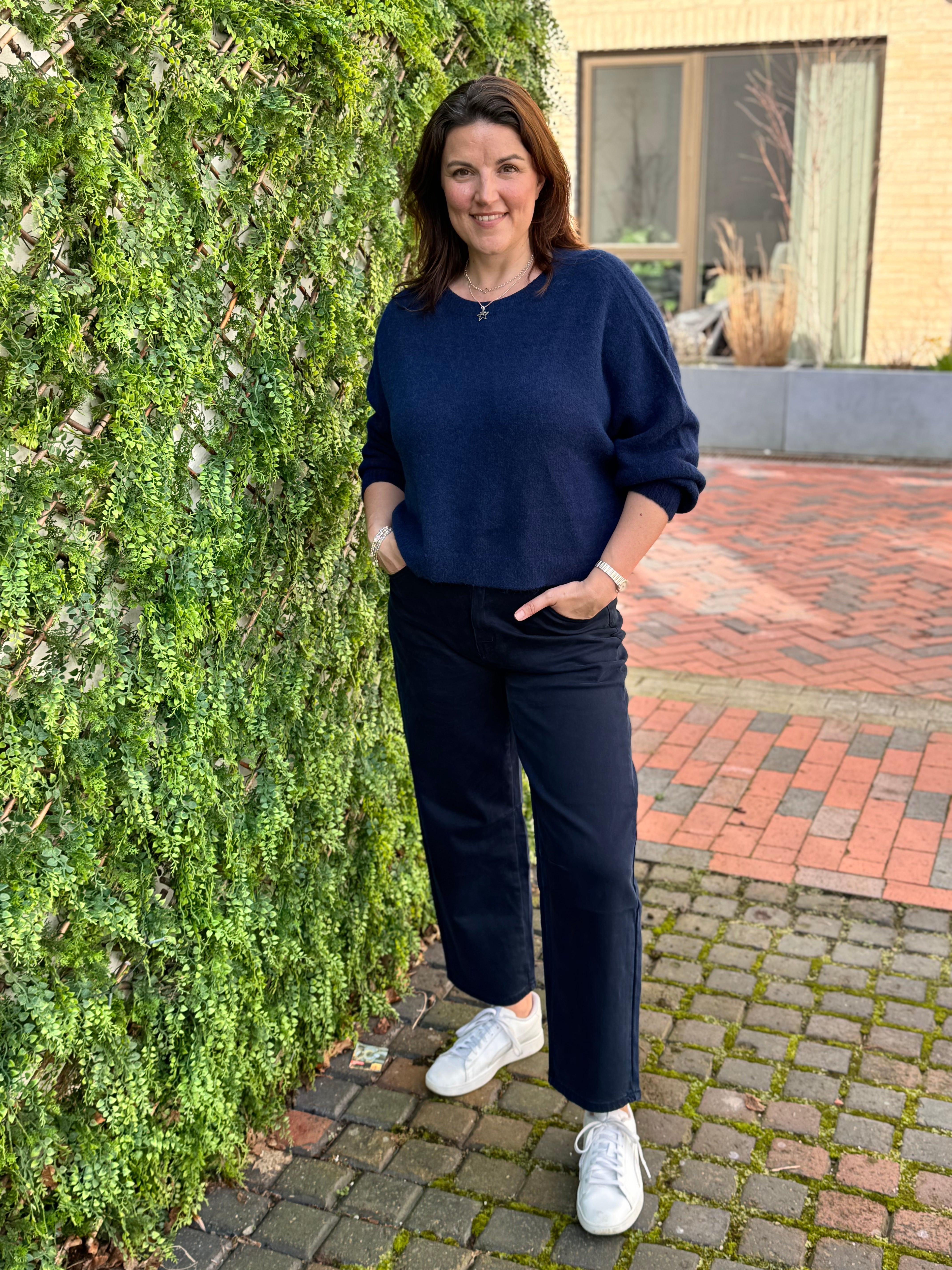 Stretch Boyfriend Jeans in Ink Navy