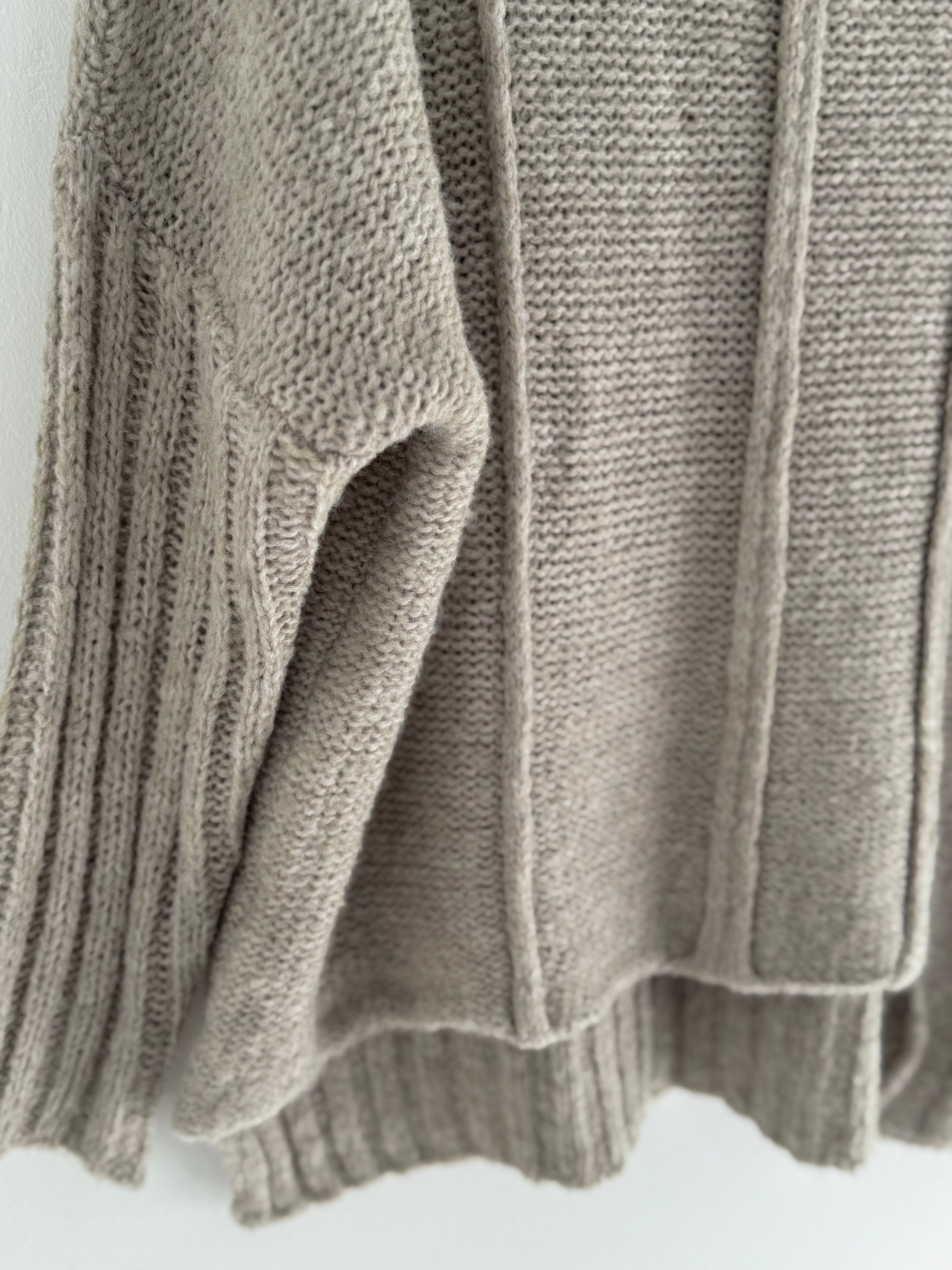 Hi Lo Ribbed Jumper in Stone