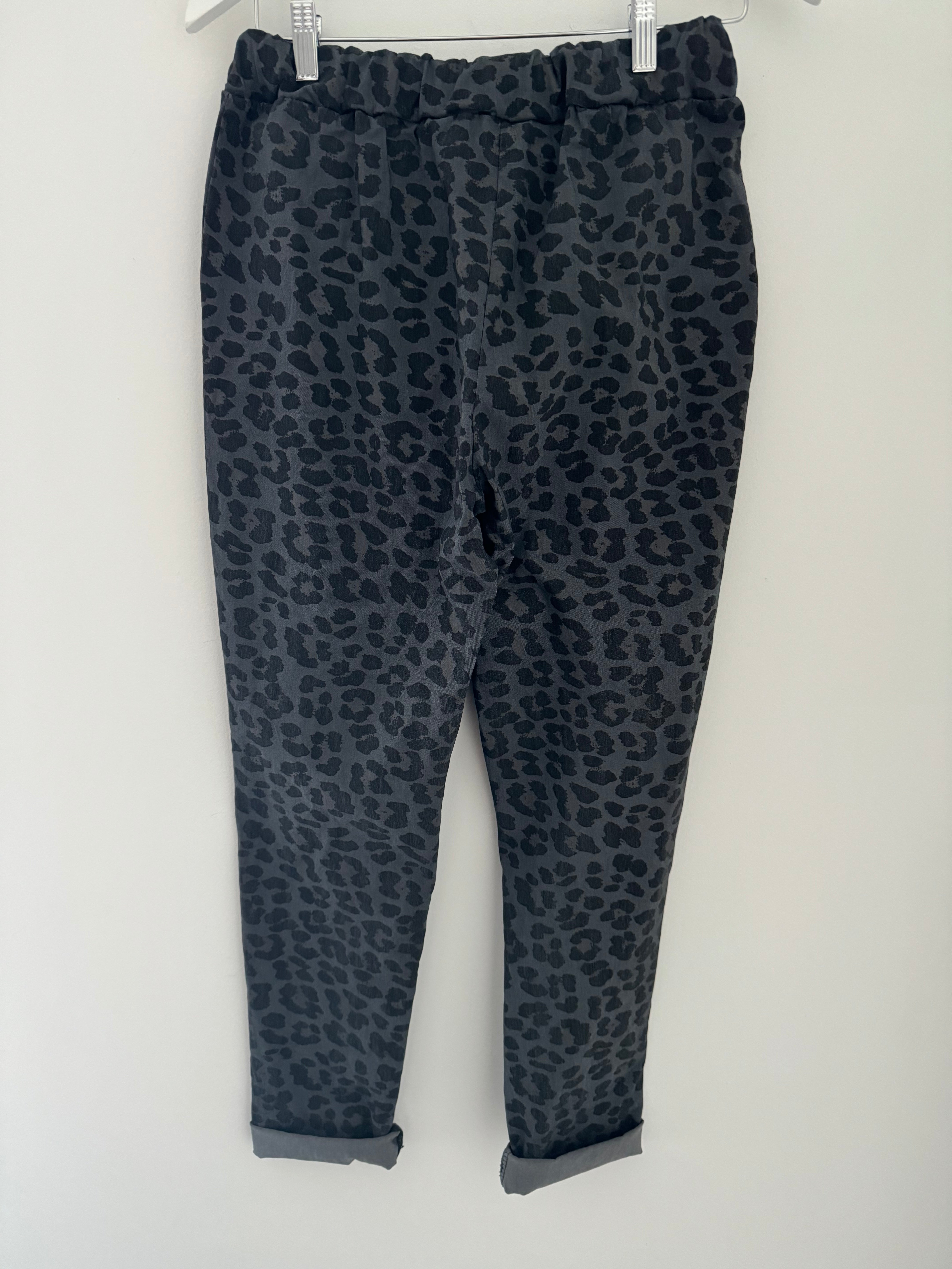 Super Stretch Joggers in Dark Grey Leopard