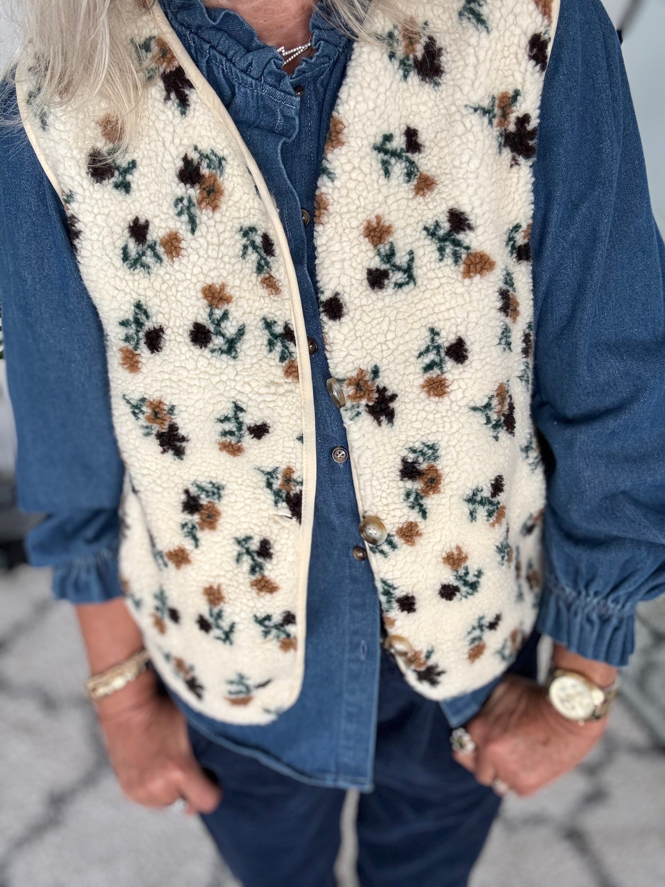 Boucle Gilet with Print in Ecru