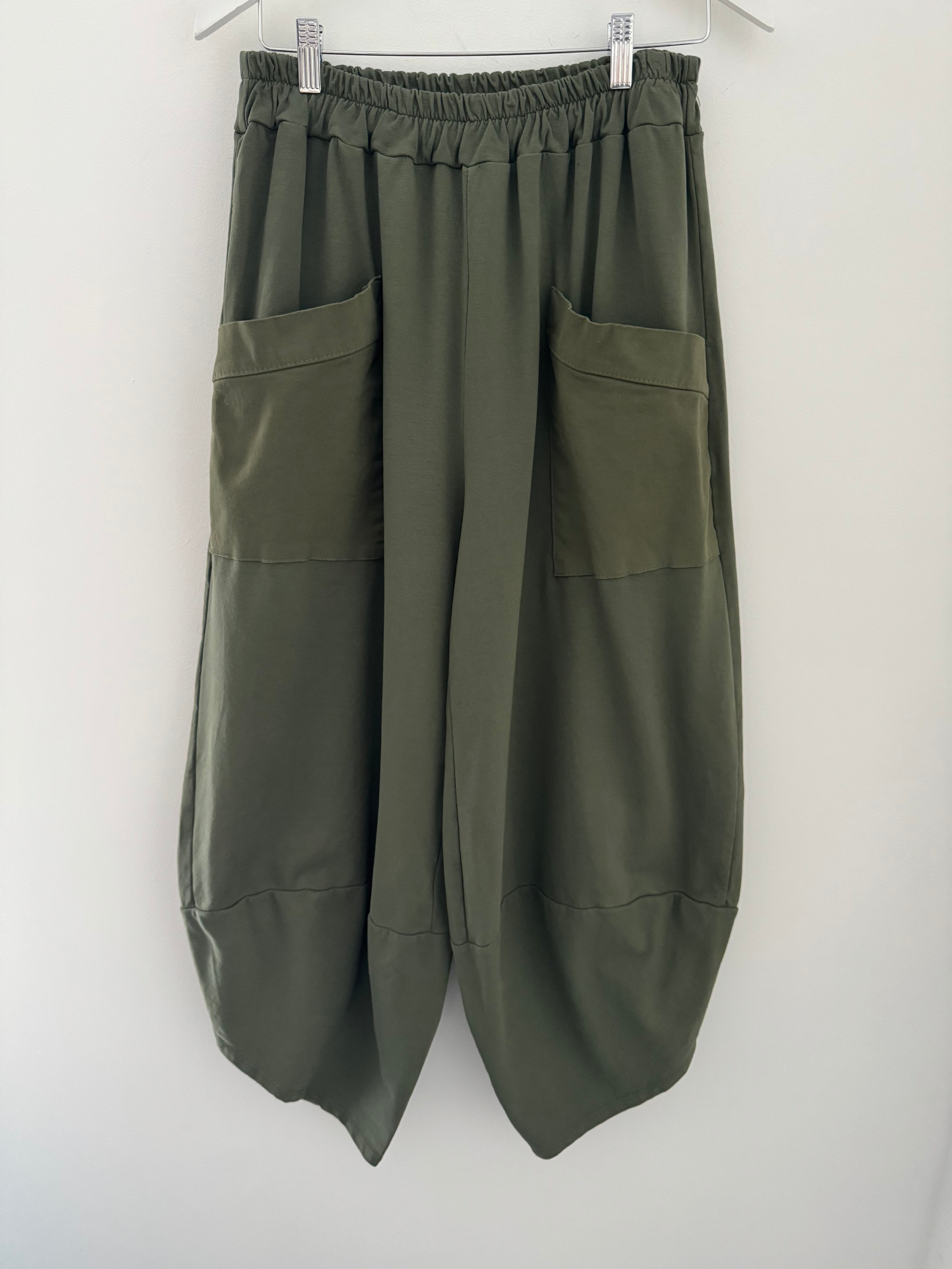 Barrel Shape Cotton Jersey Trousers in Khaki