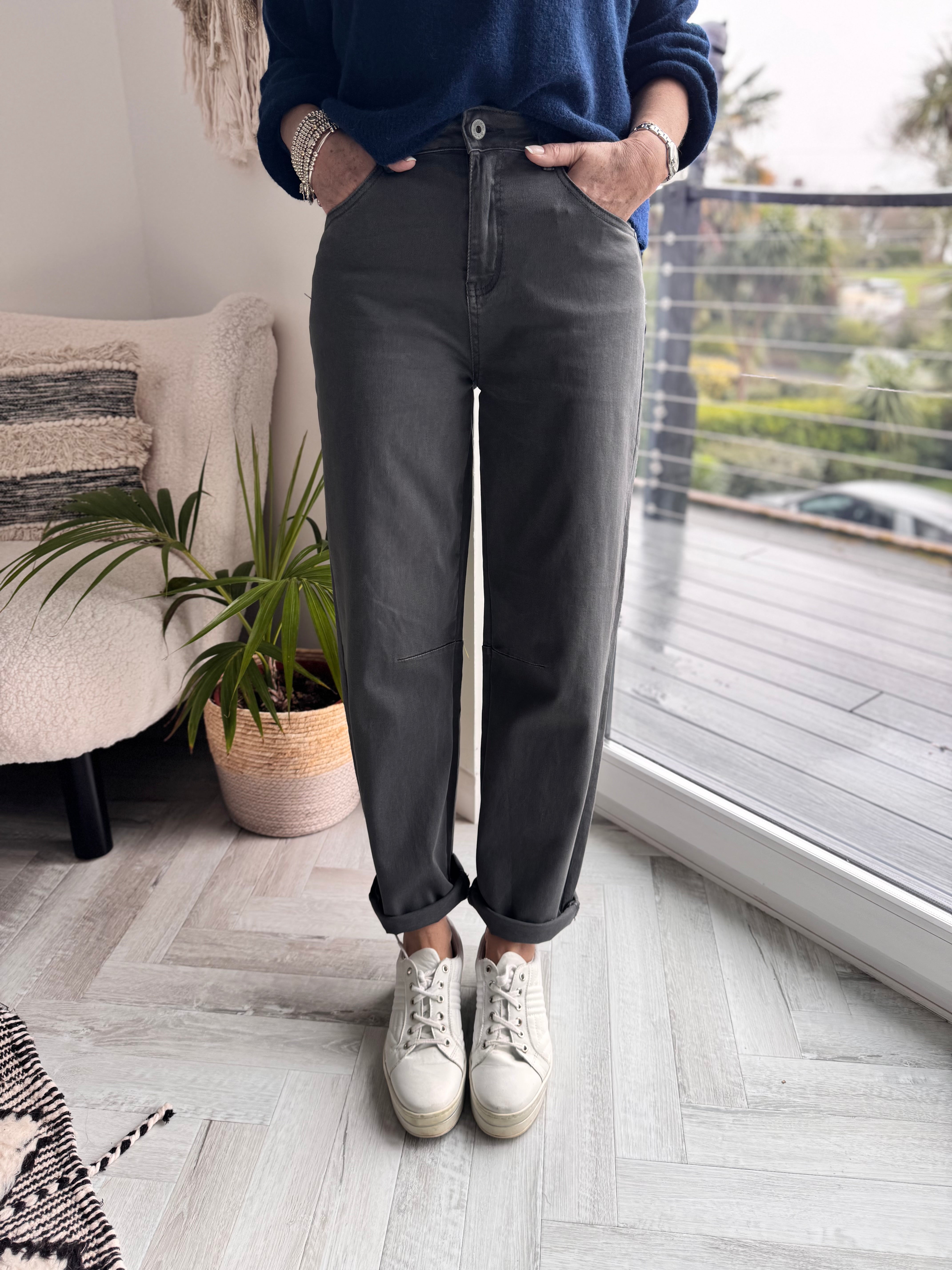 Stretch Boyfriend Jeans in Dark Grey