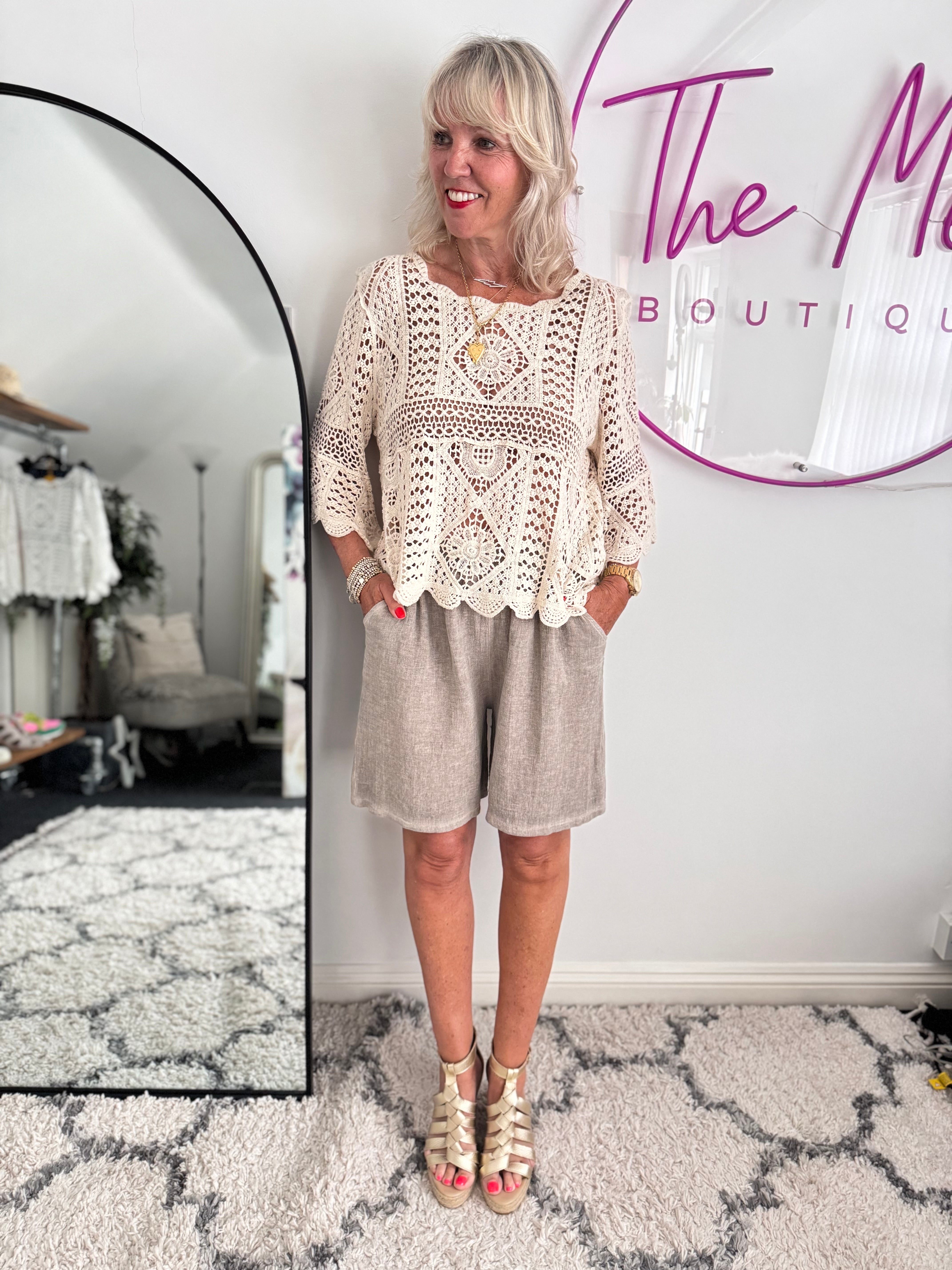 Linen & Cotton Shorts in Mocha