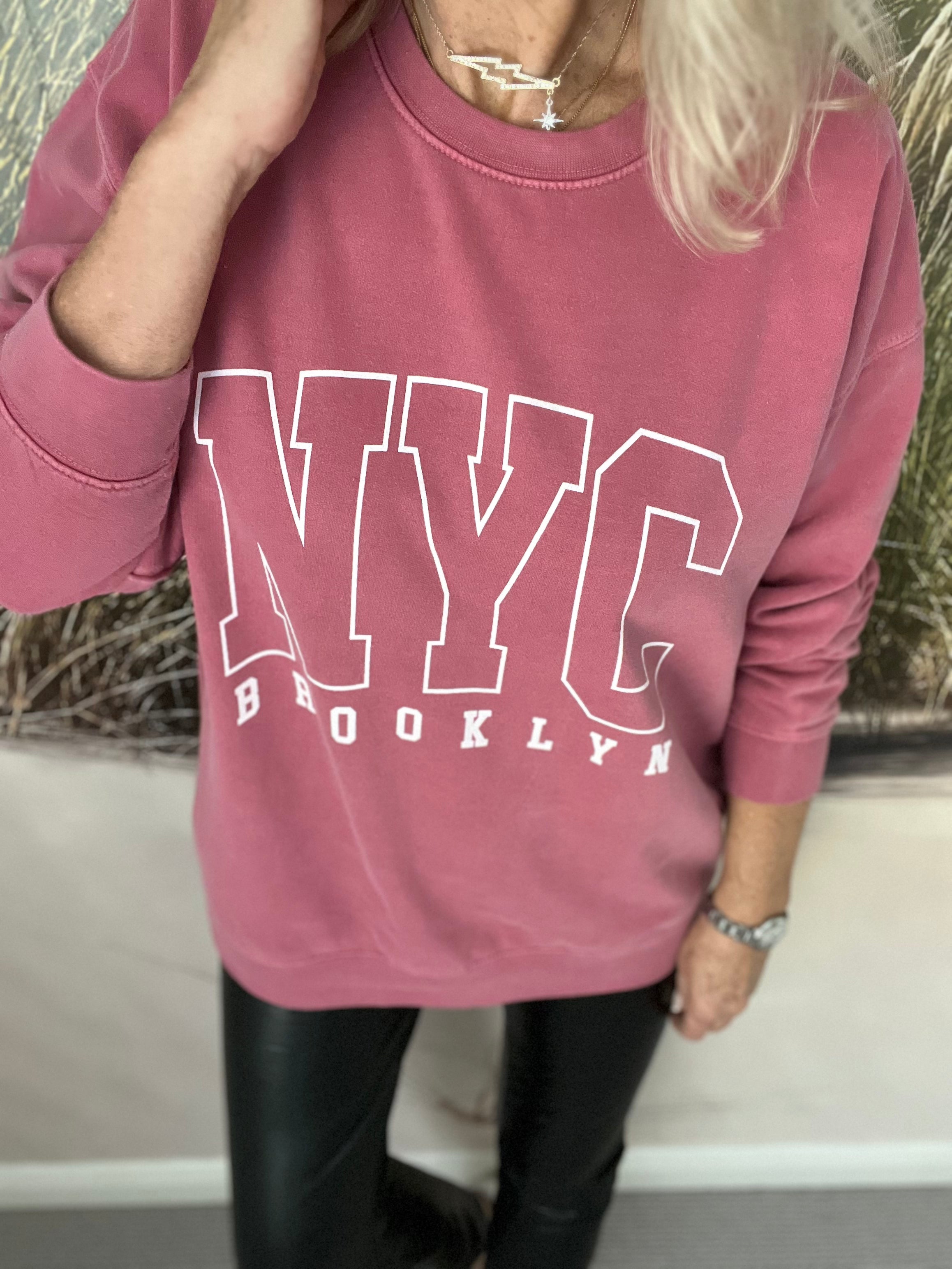 Vintage Wash NYC Sweatshirt in Pinky-Red