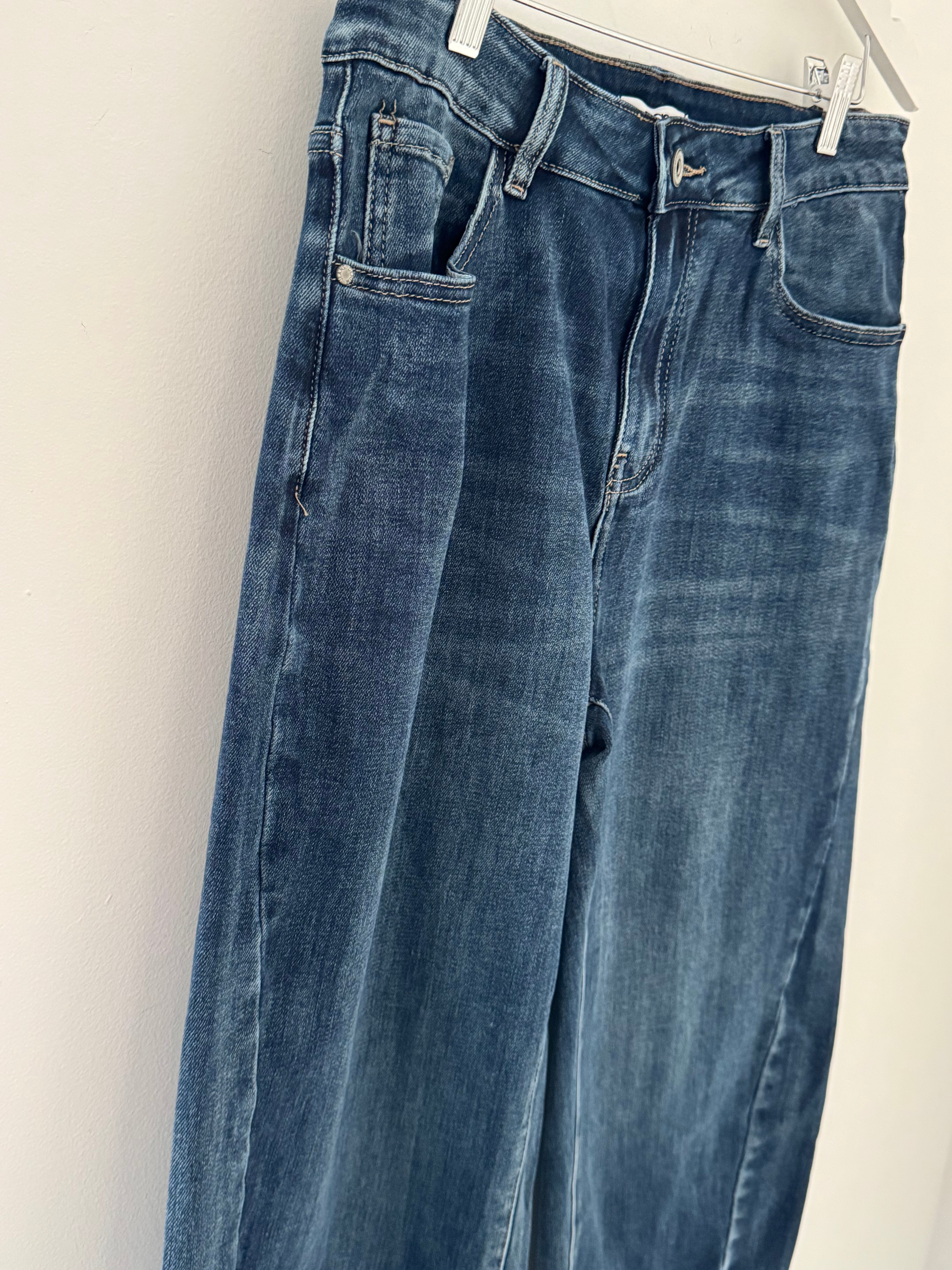 Stretch Boyfriend Jeans in Mid Denim