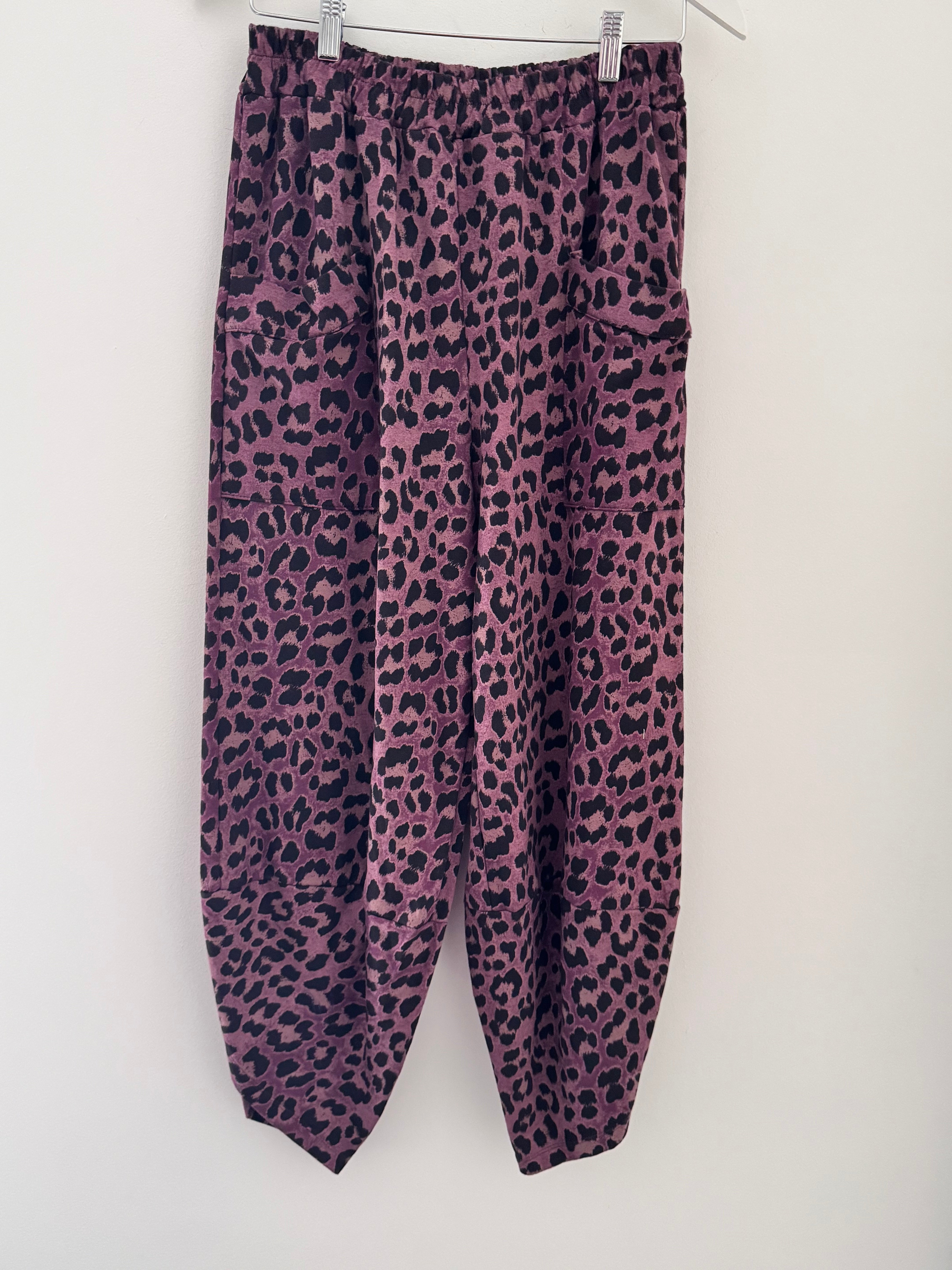 Barrel Stretch Trousers in Plum Leopard