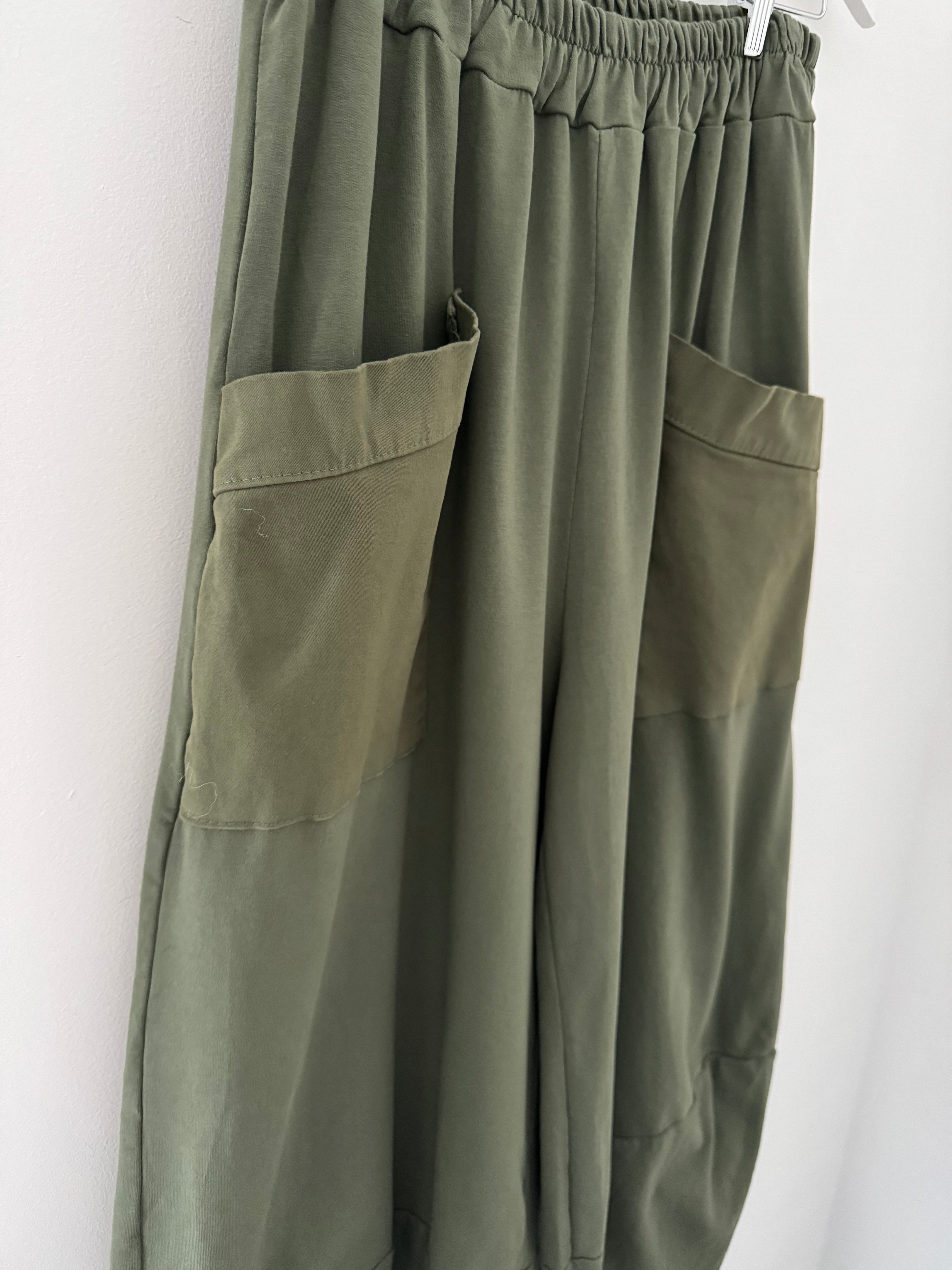 Barrel Shape Cotton Jersey Trousers in Khaki