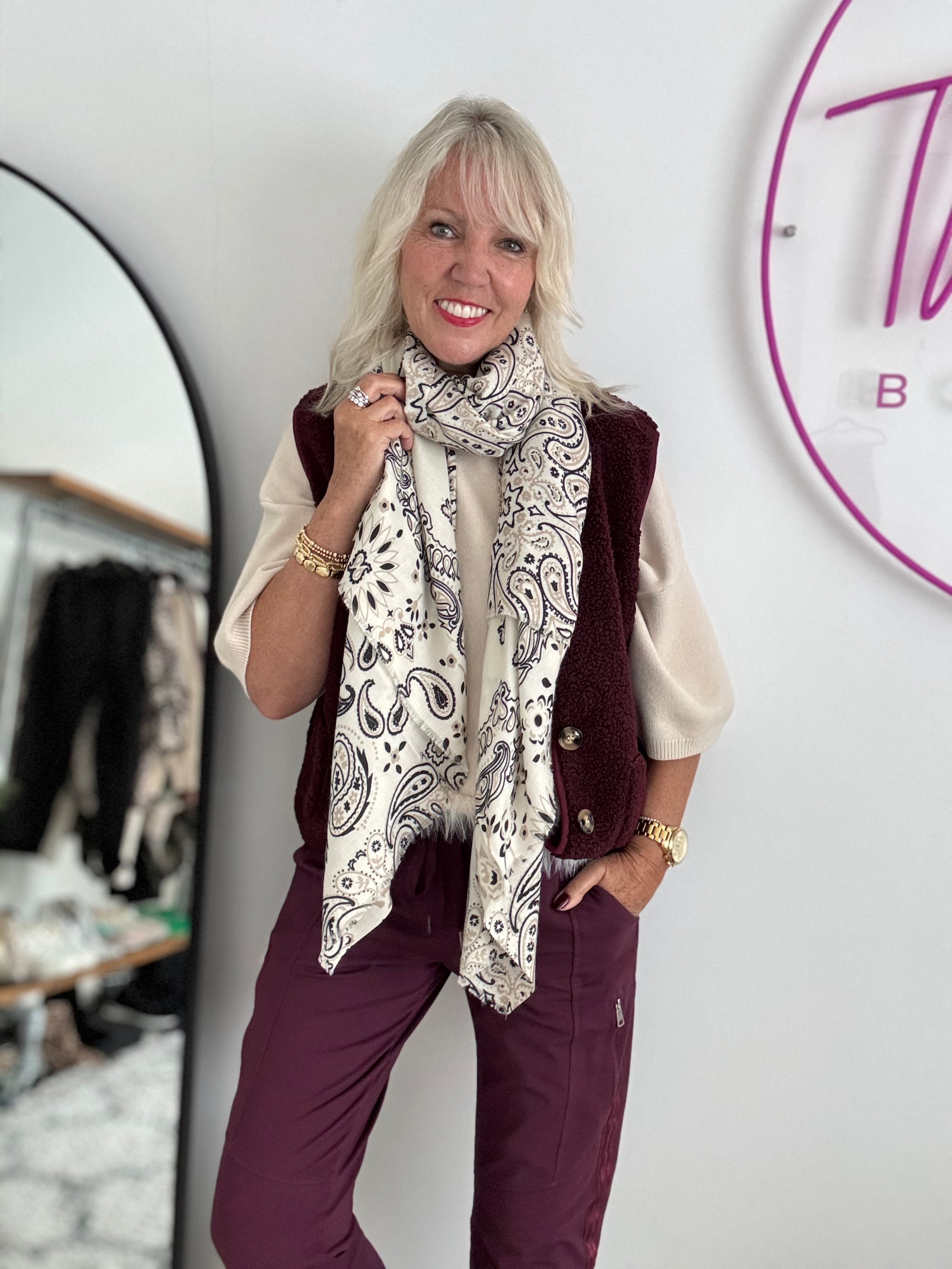 Cosy Paisley Scarf in Ecru