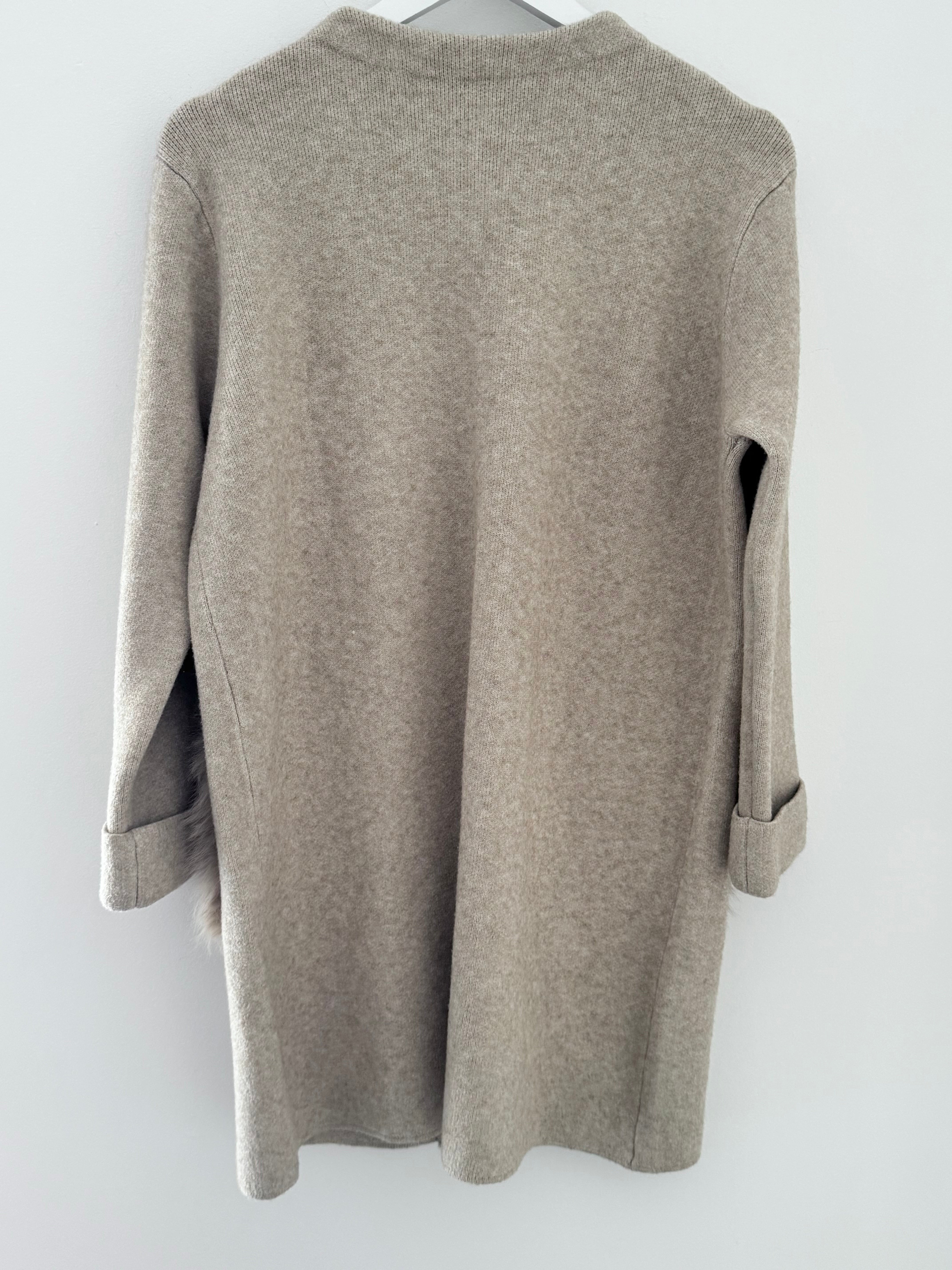 Cardi Jacket with Fur Pockets in Stone