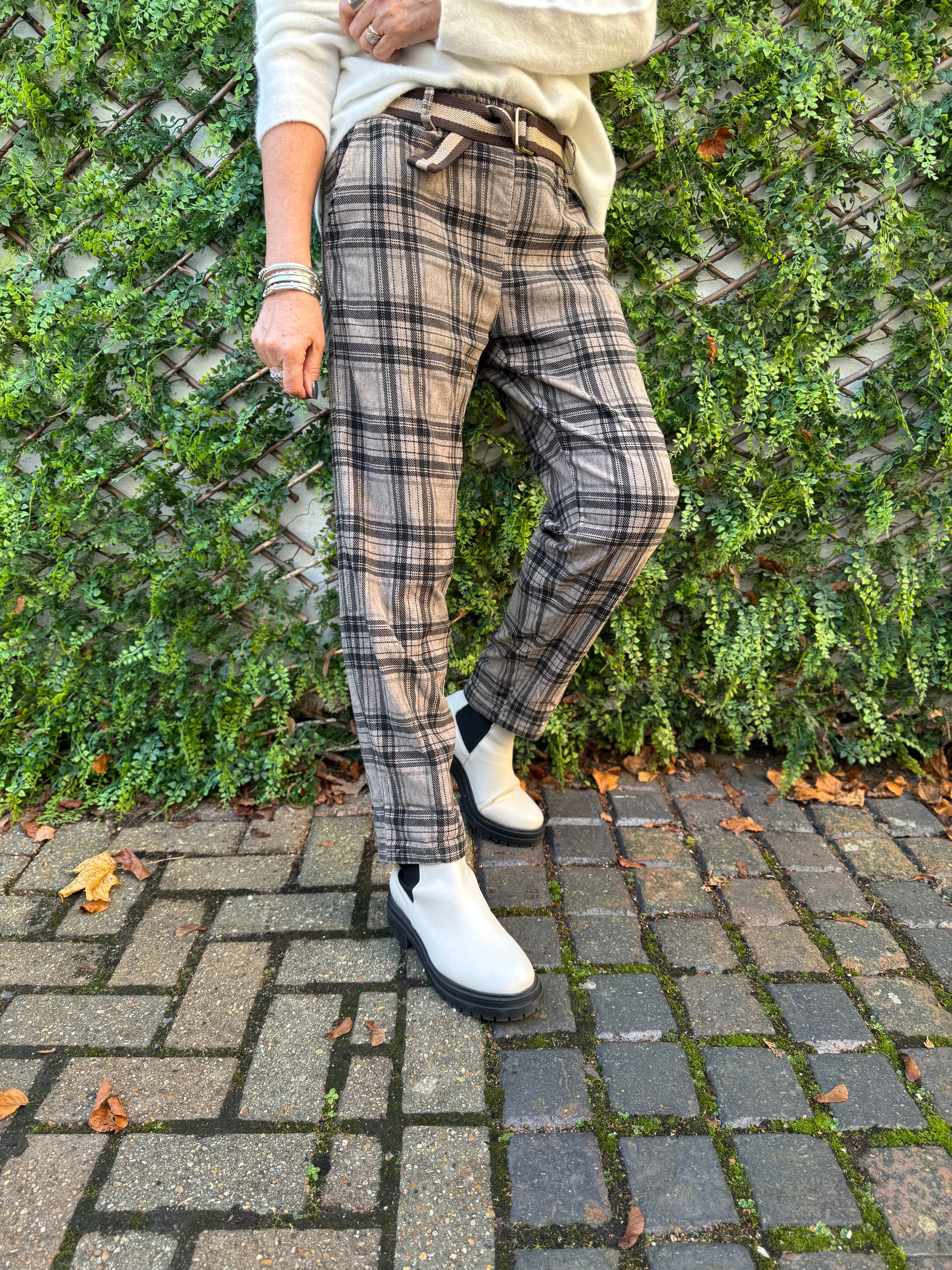 Fine Cord Check Trousers in Mocha