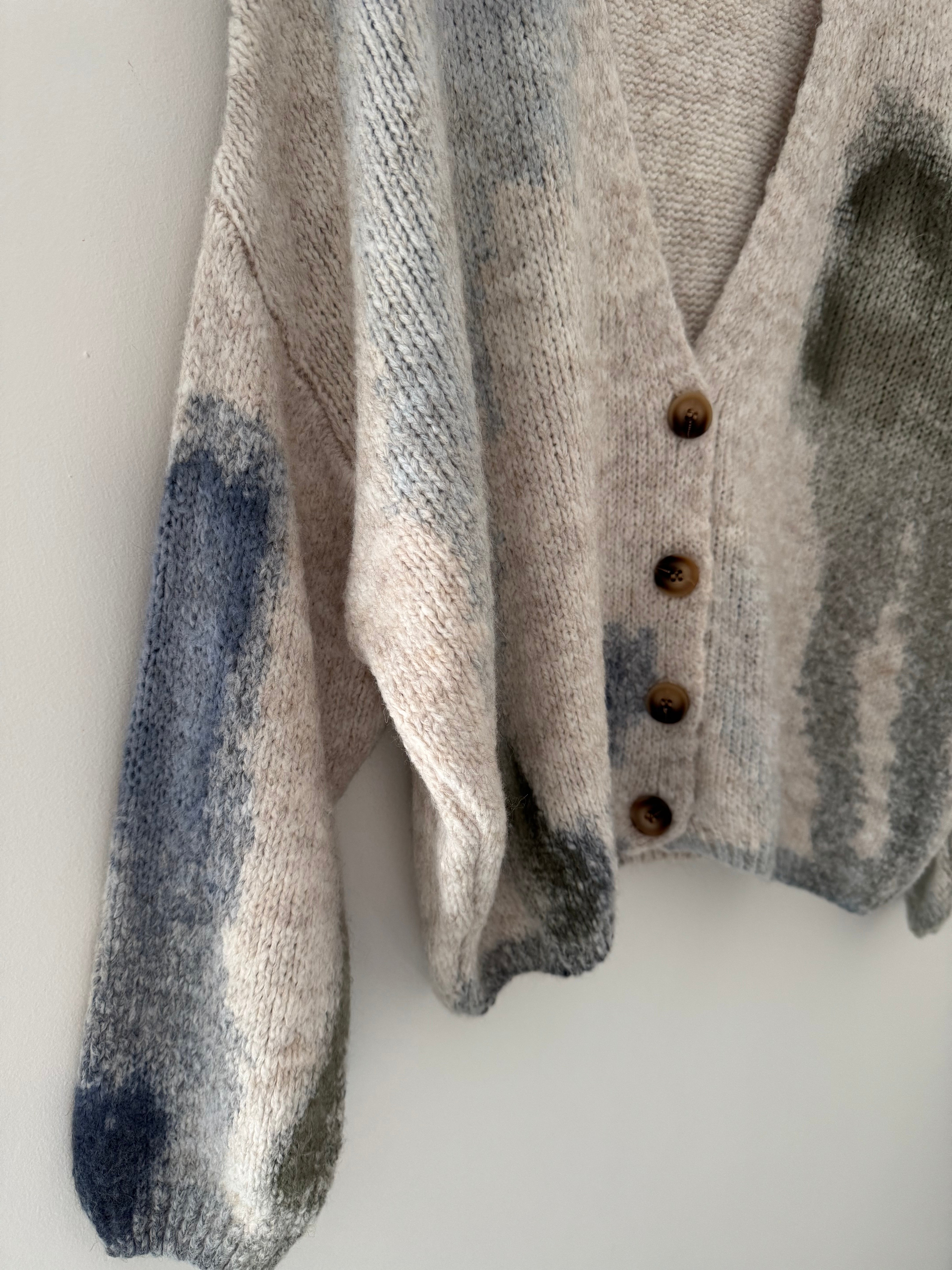 Brushstroke Boyfriend Cardi in Grey & Blue